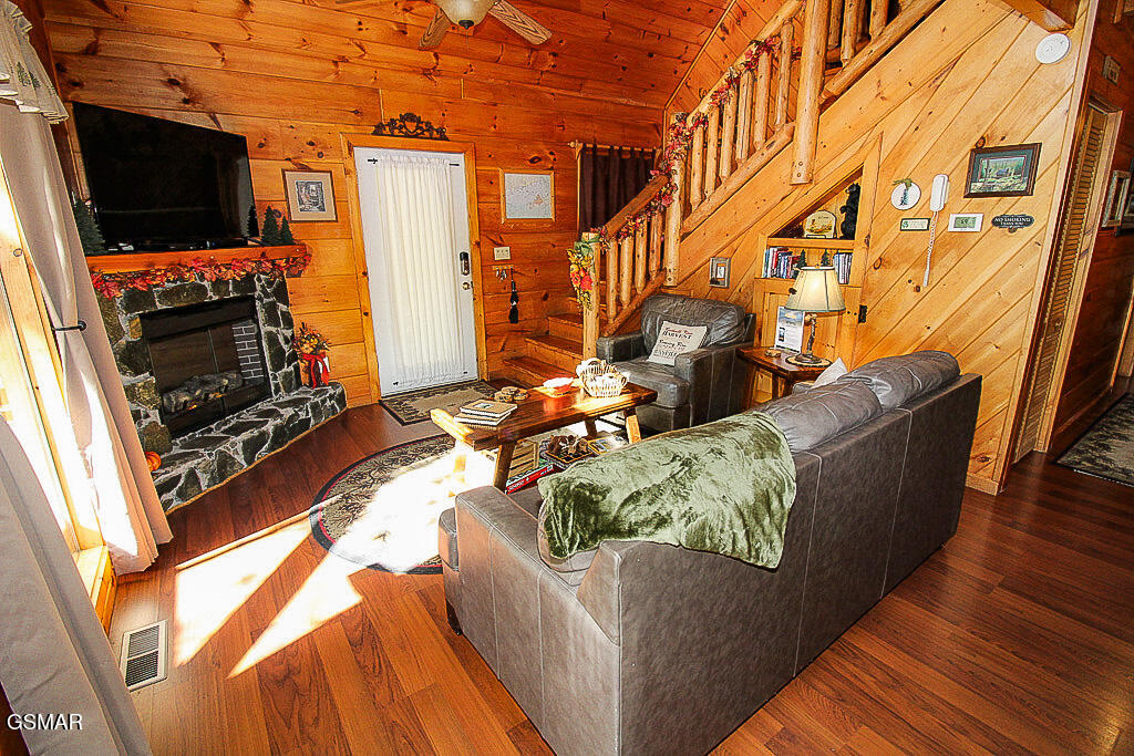 2015 Bird Ridge Road Sevierville TN 37876
