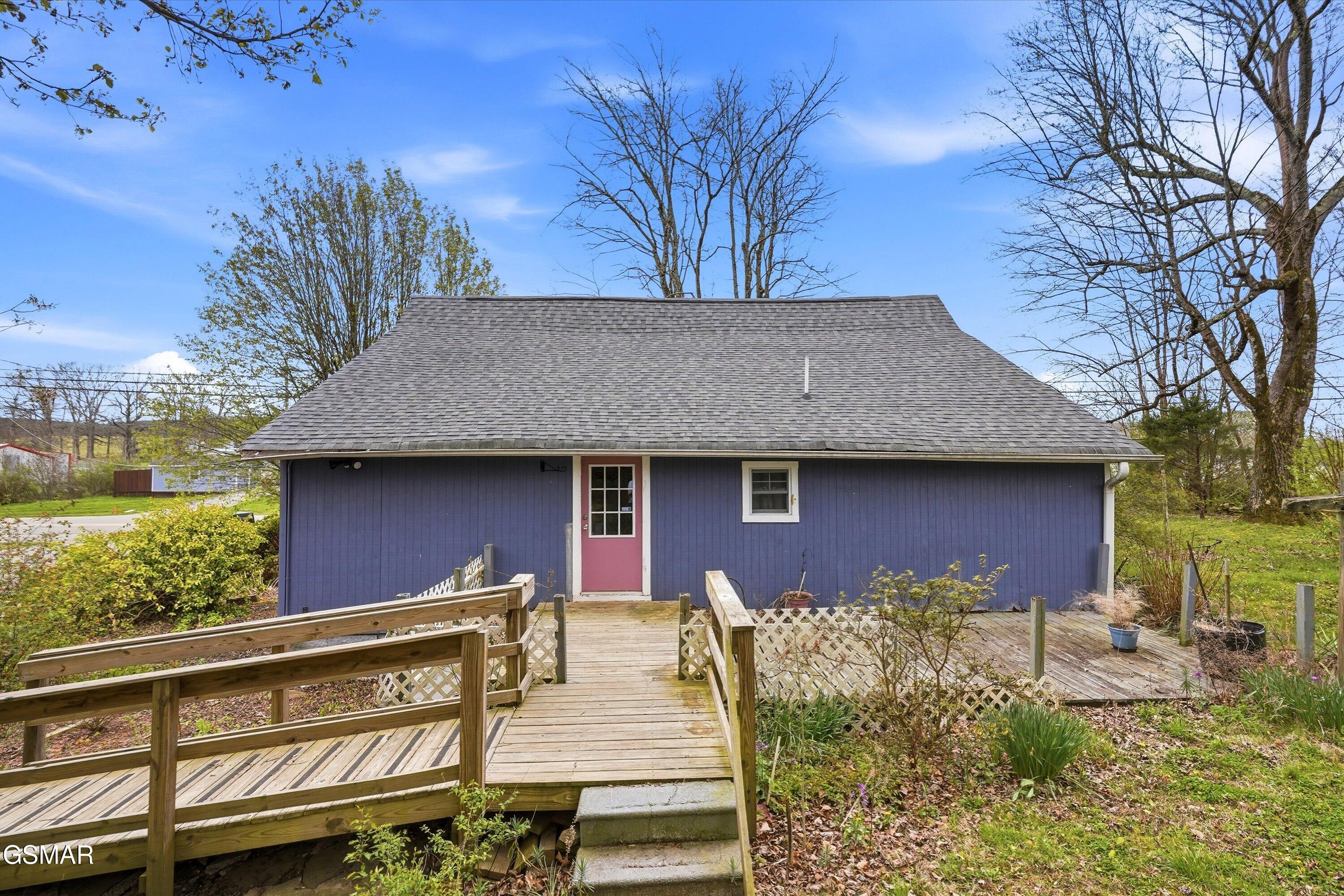 9457 Crossville Highway Sparta TN 38583