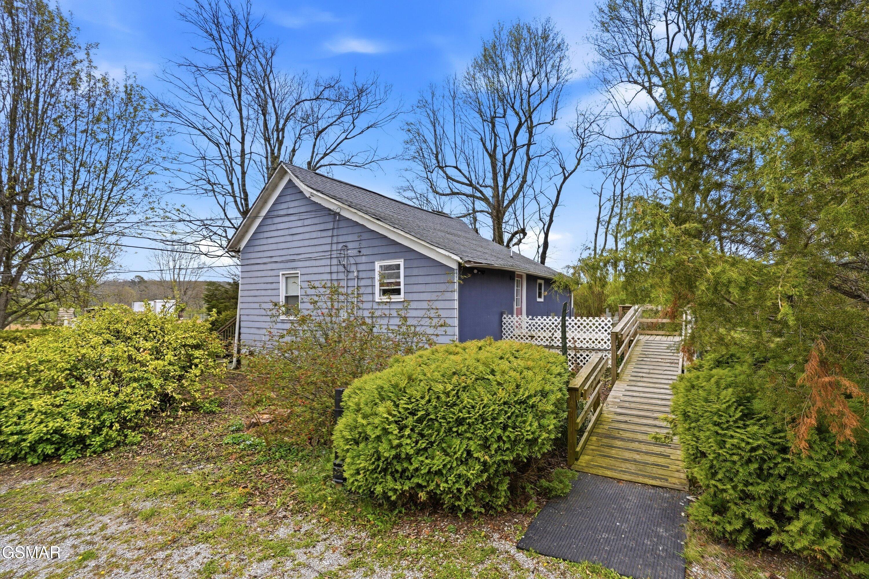 9457 Crossville Highway Sparta TN 38583