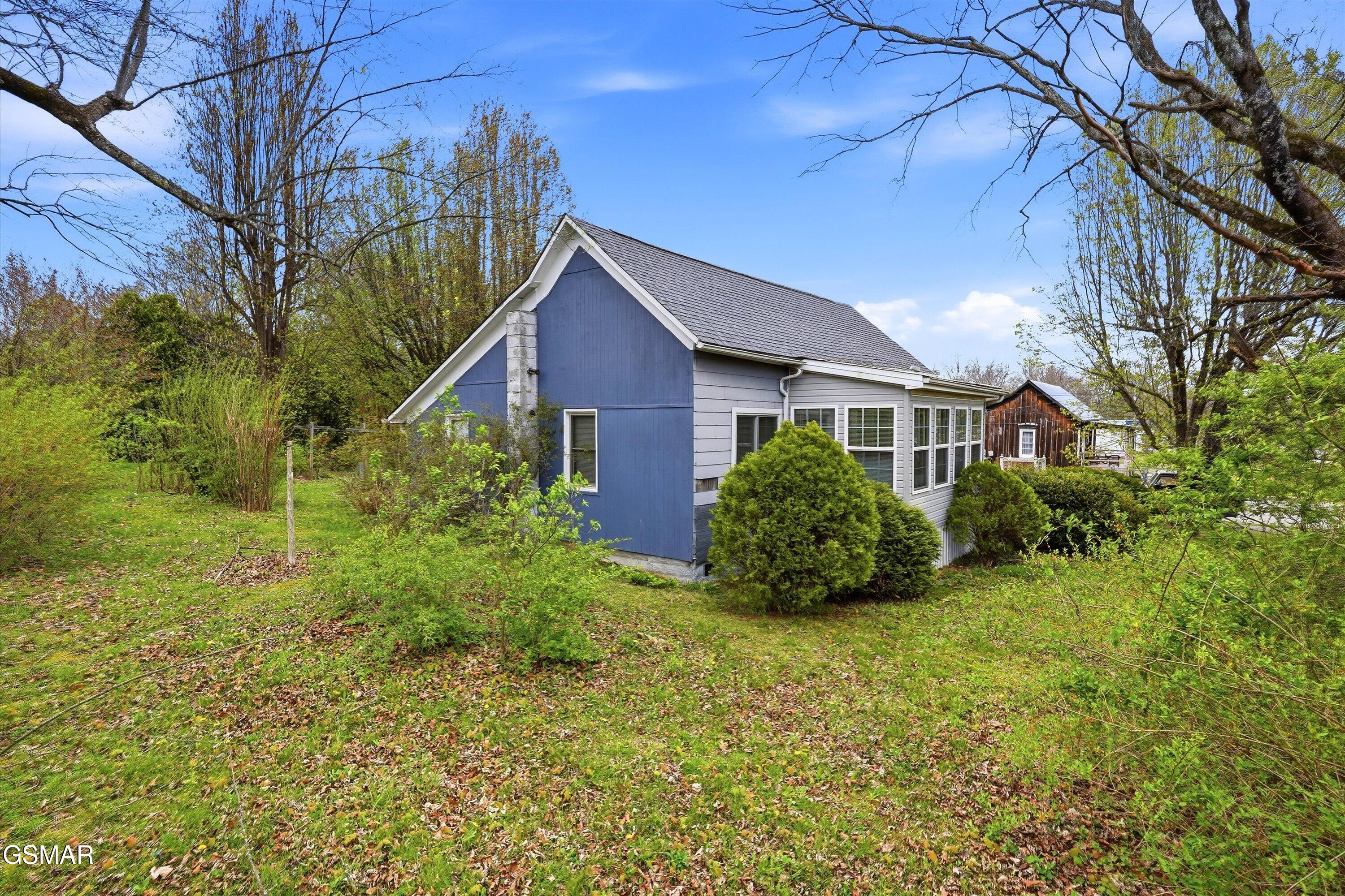 9457 Crossville Highway Sparta TN 38583