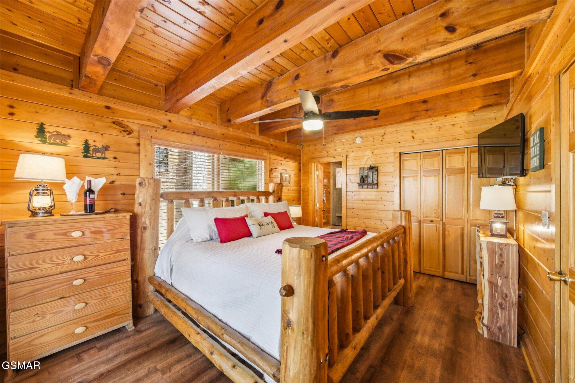 741 Chickasaw Gap Way Pigeon Forge TN 37863