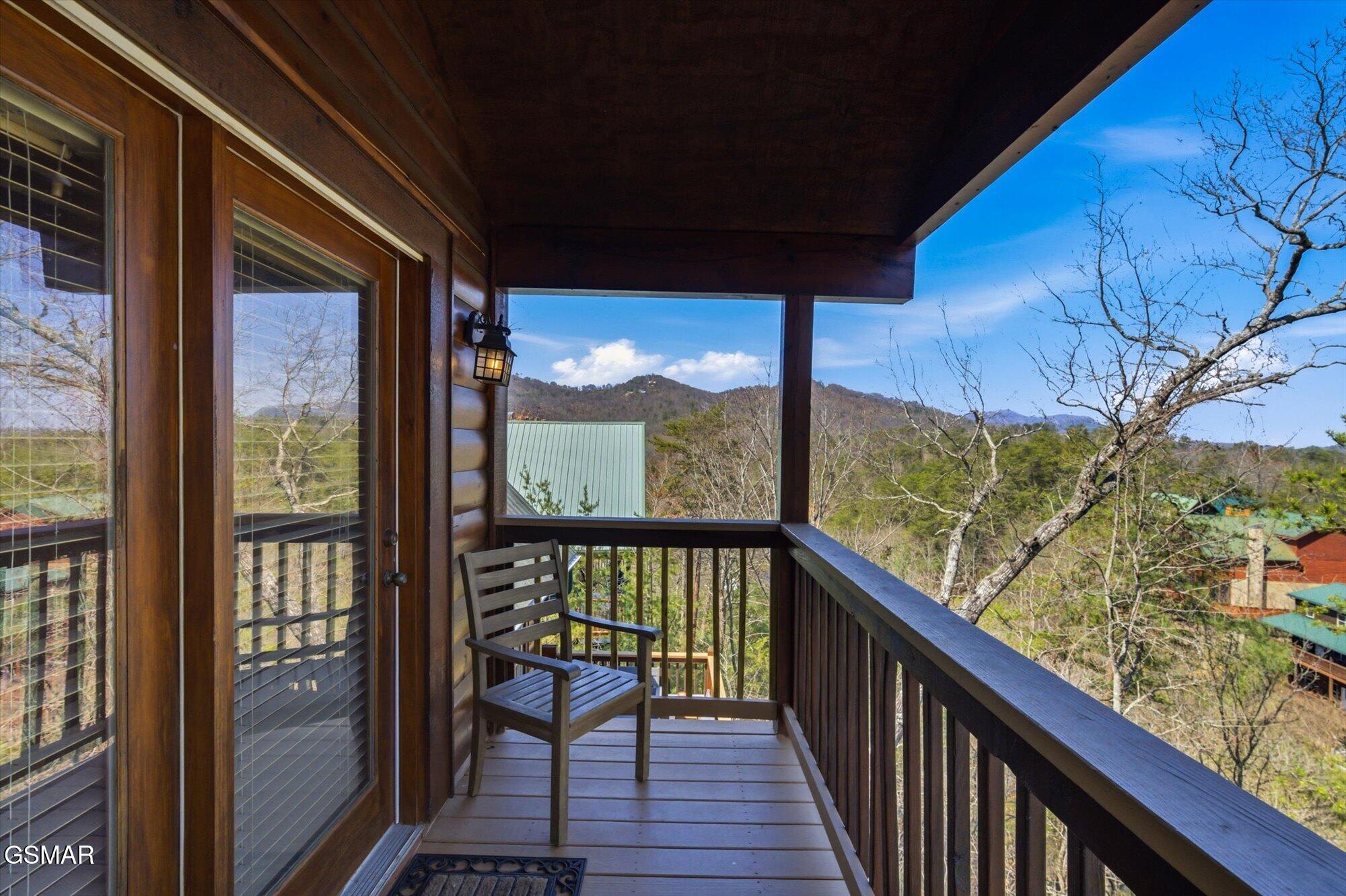 741 Chickasaw Gap Way Pigeon Forge TN 37863