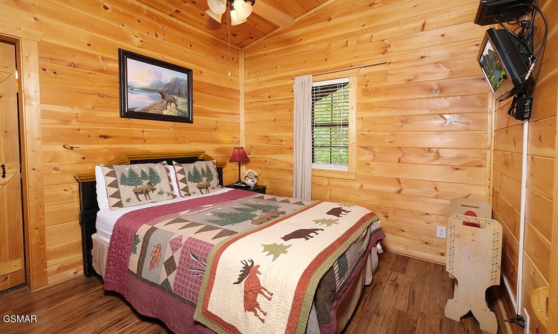 623 Iron Mountain Road Pigeon Forge TN 37863