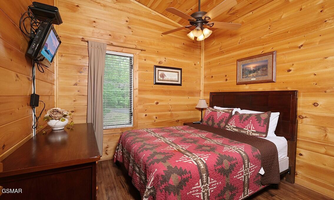 623 Iron Mountain Road Pigeon Forge TN 37863