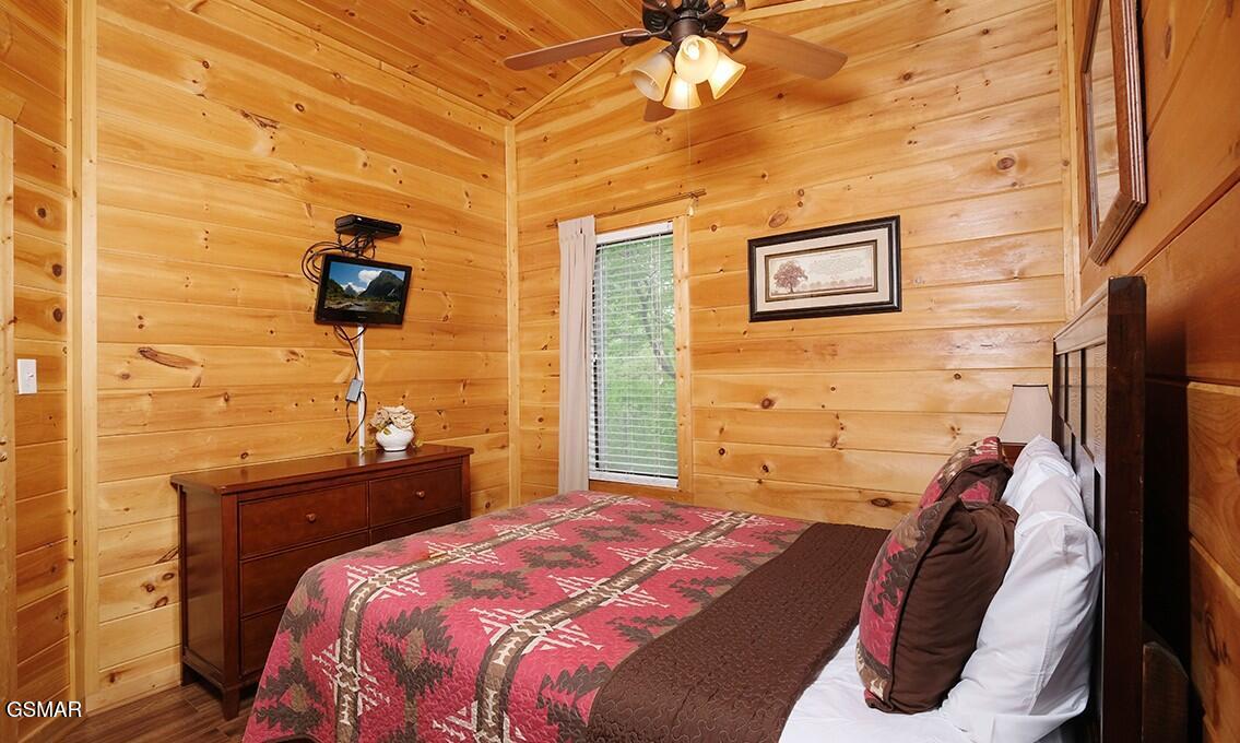 623 Iron Mountain Road Pigeon Forge TN 37863