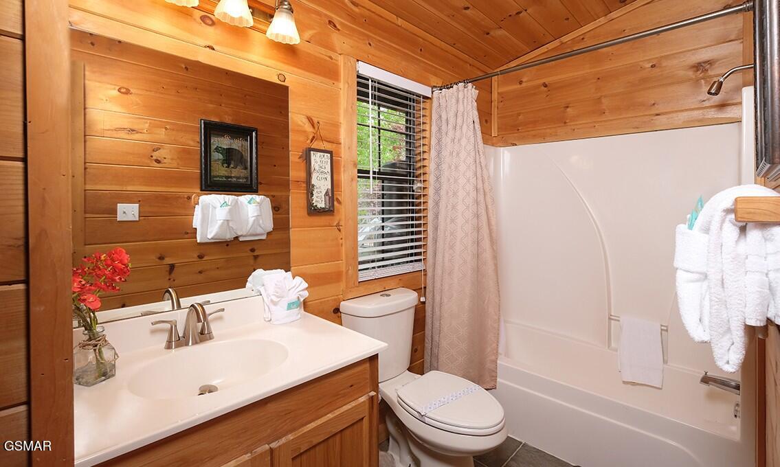623 Iron Mountain Road Pigeon Forge TN 37863