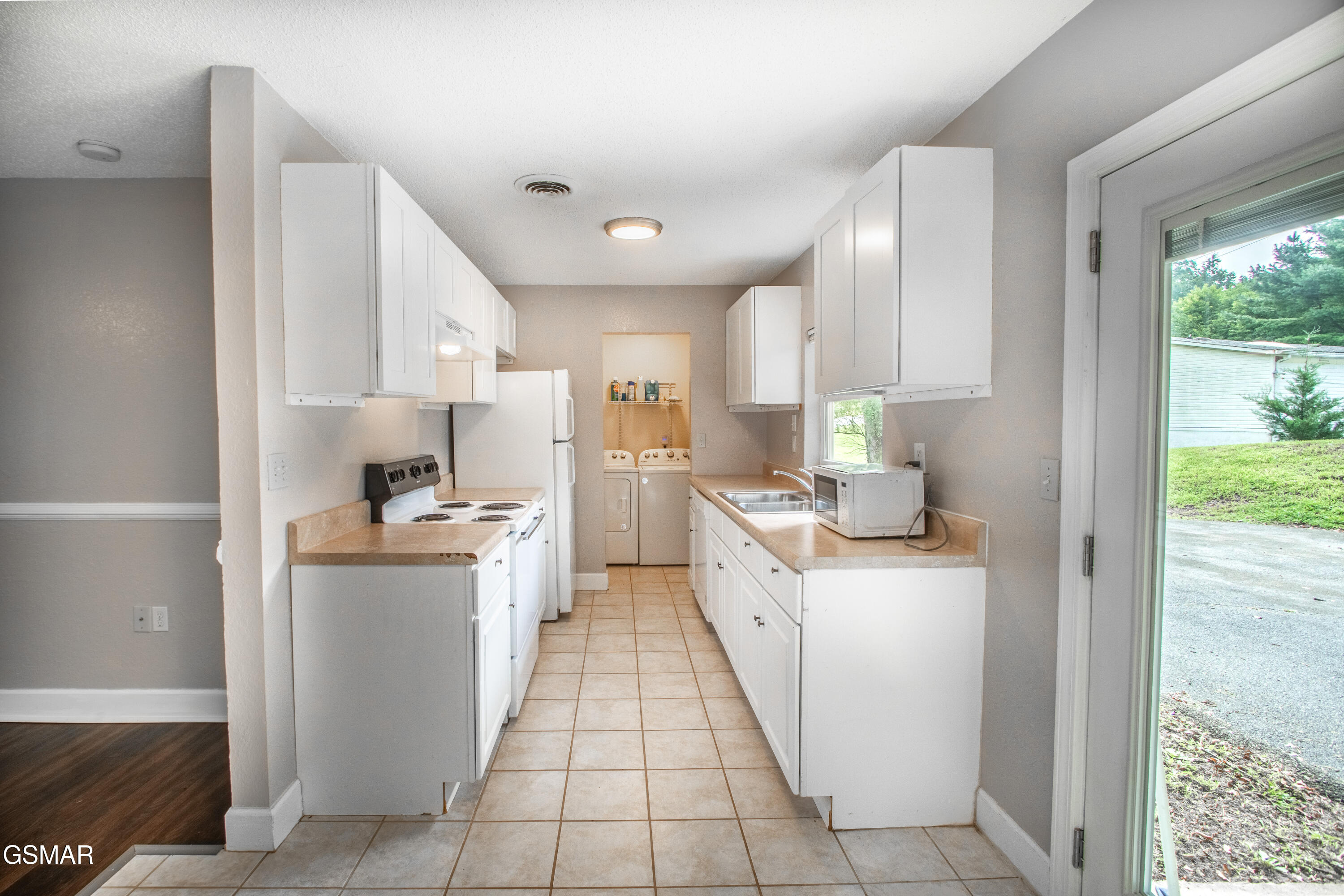 2841 Holiday Hills Road Kodak TN 37764