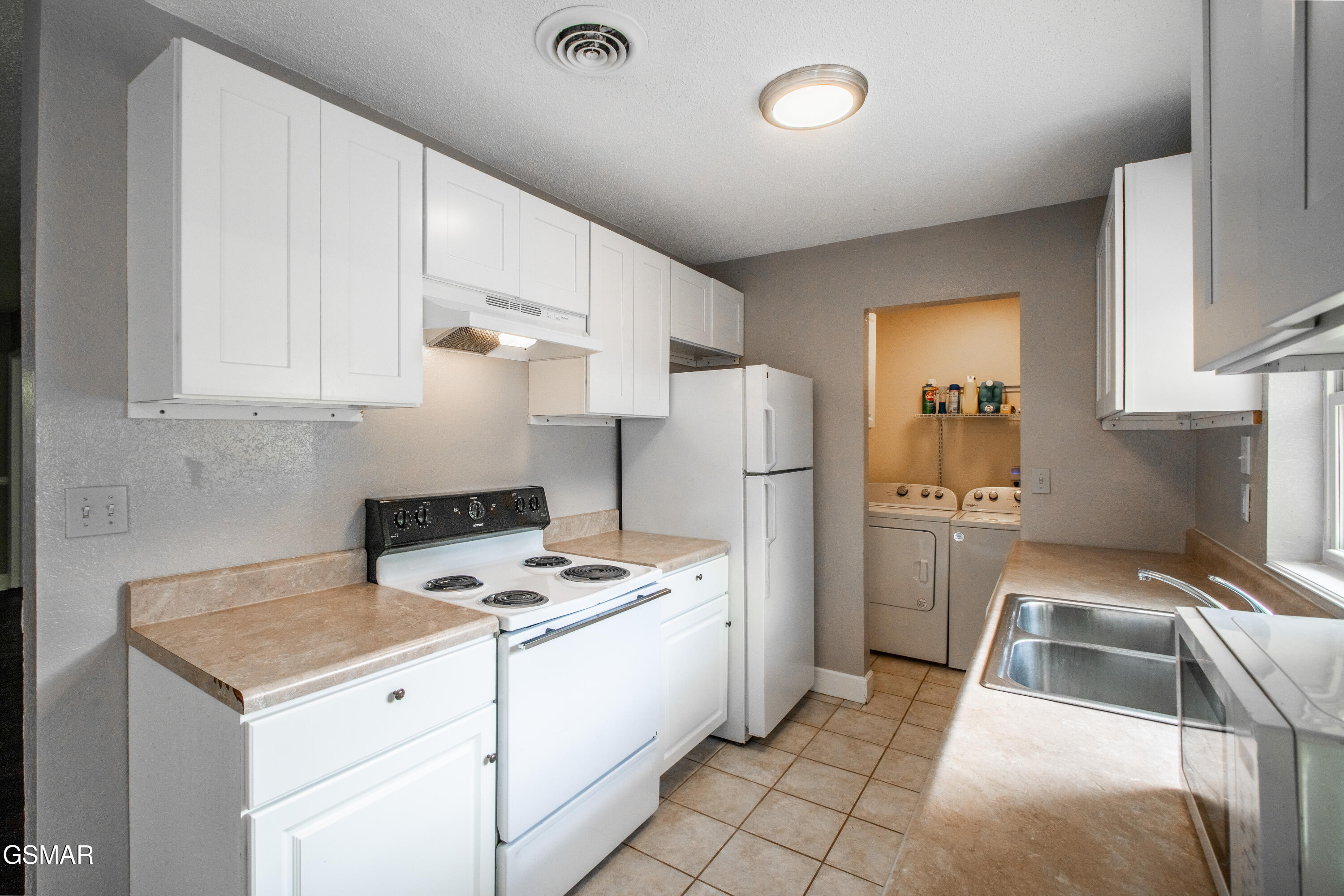 2841 Holiday Hills Road Kodak TN 37764