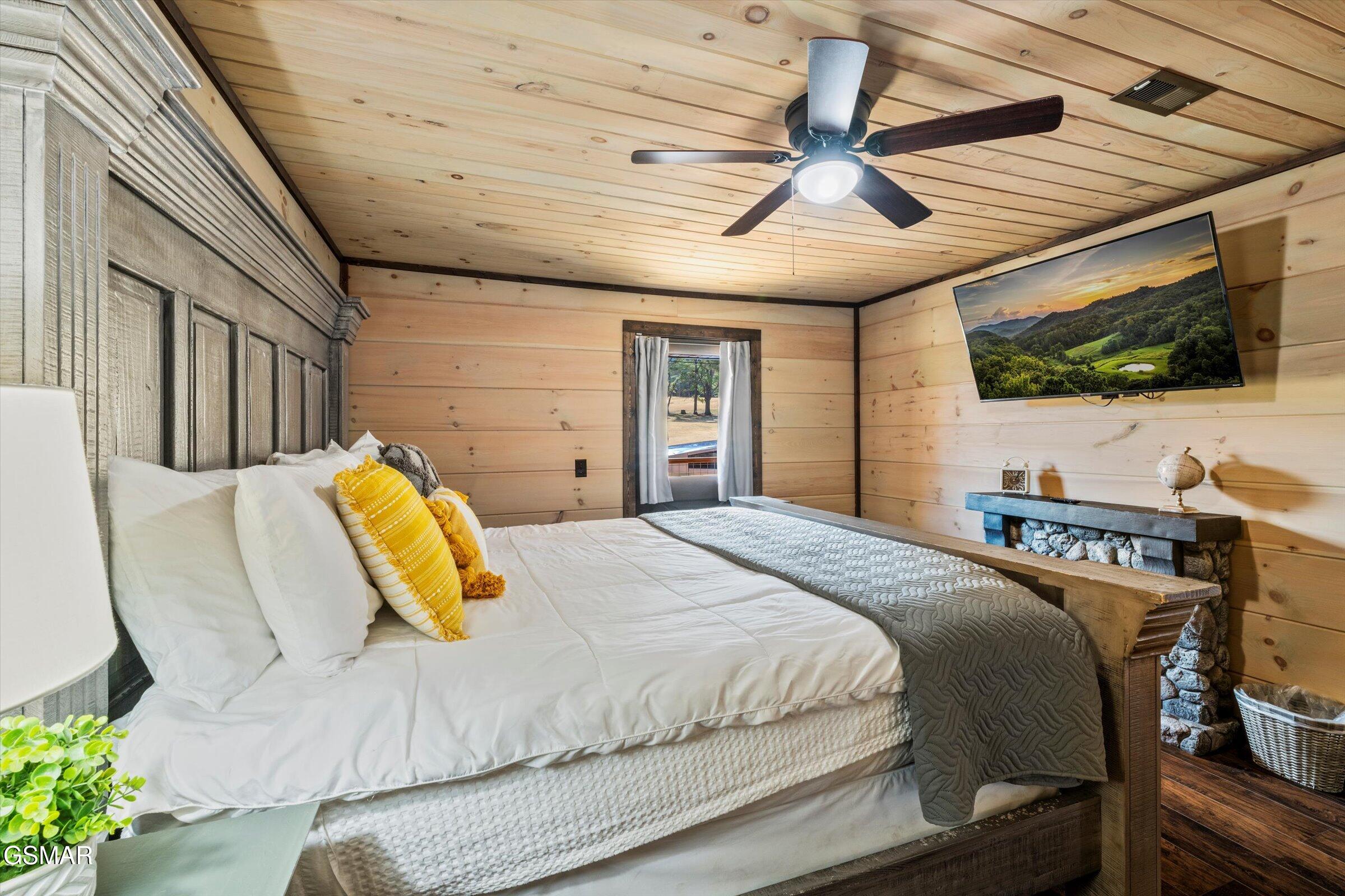 139 Martha Mccarter Road Gatlinburg TN 37738