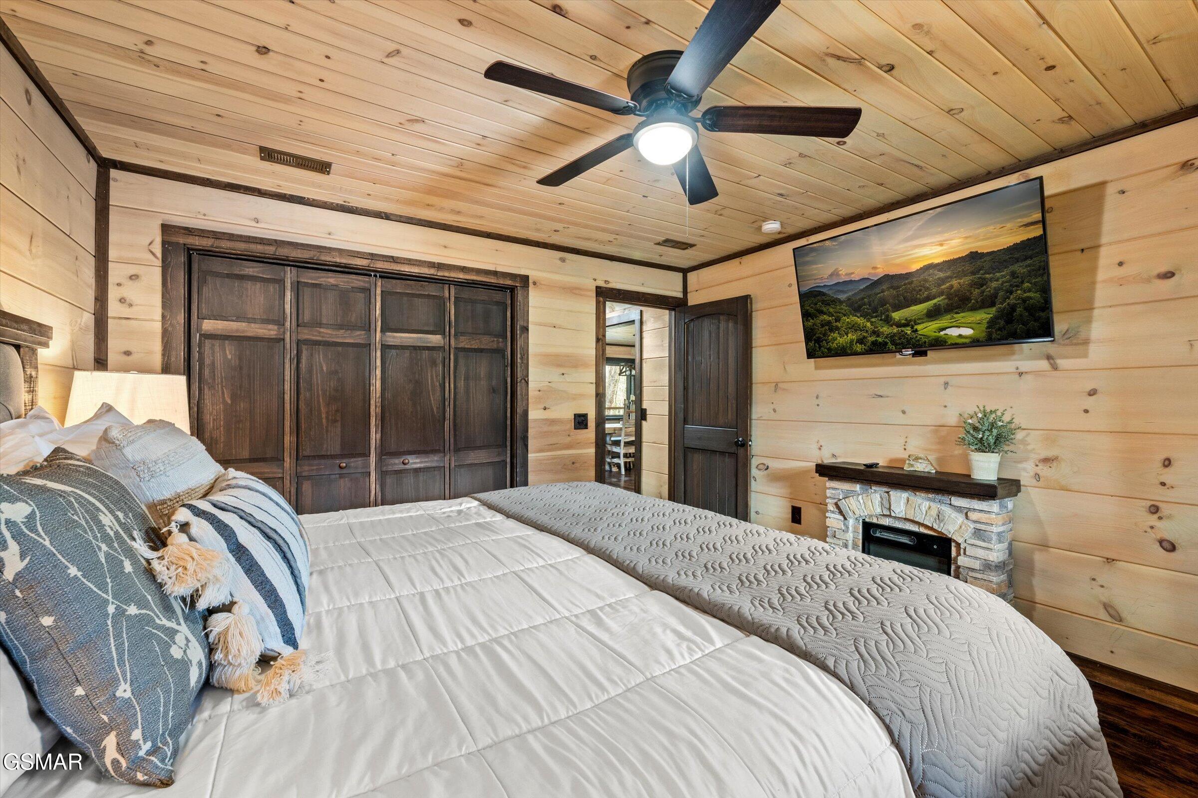 139 Martha Mccarter Road Gatlinburg TN 37738