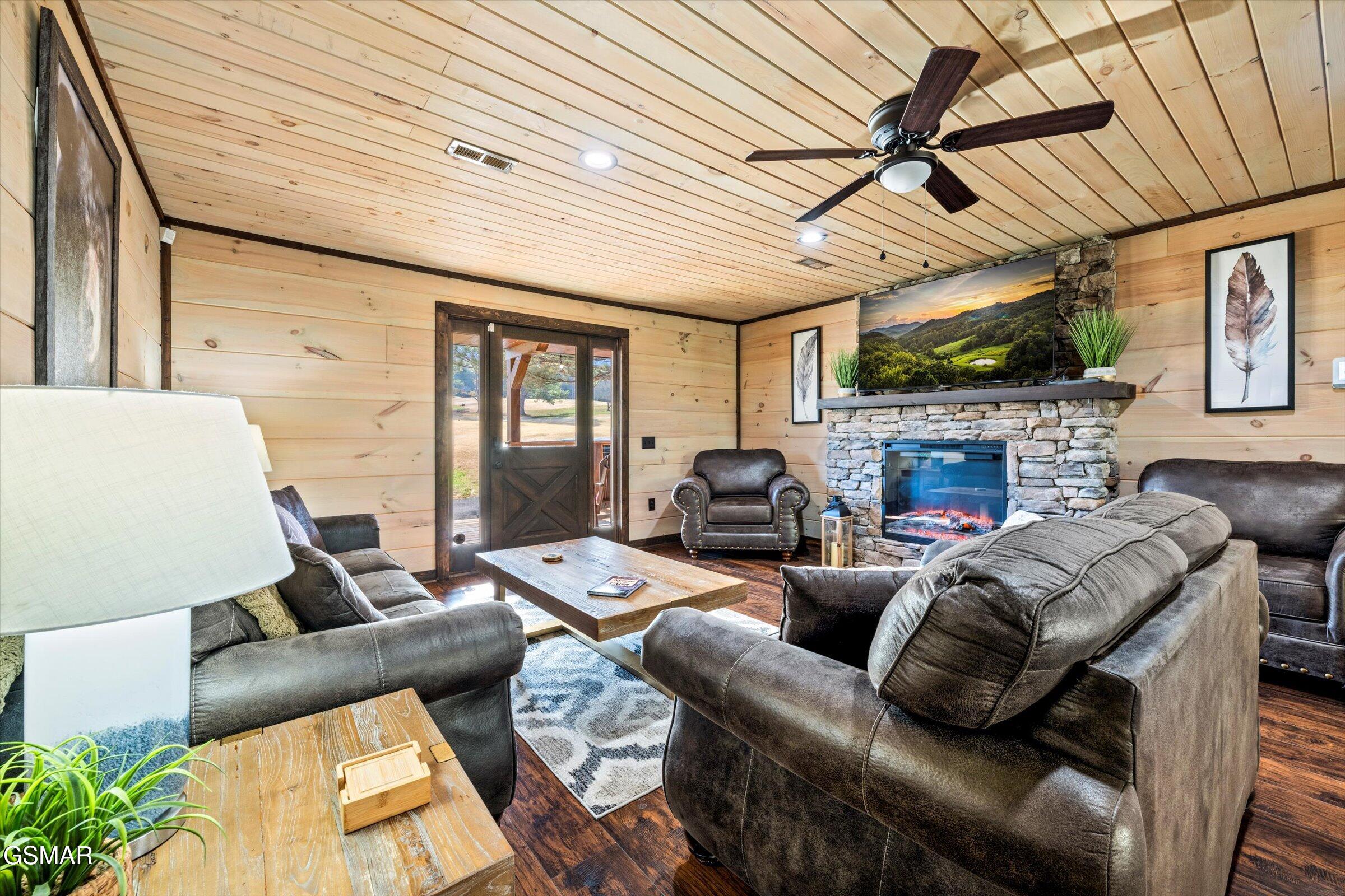 139 Martha Mccarter Road Gatlinburg TN 37738