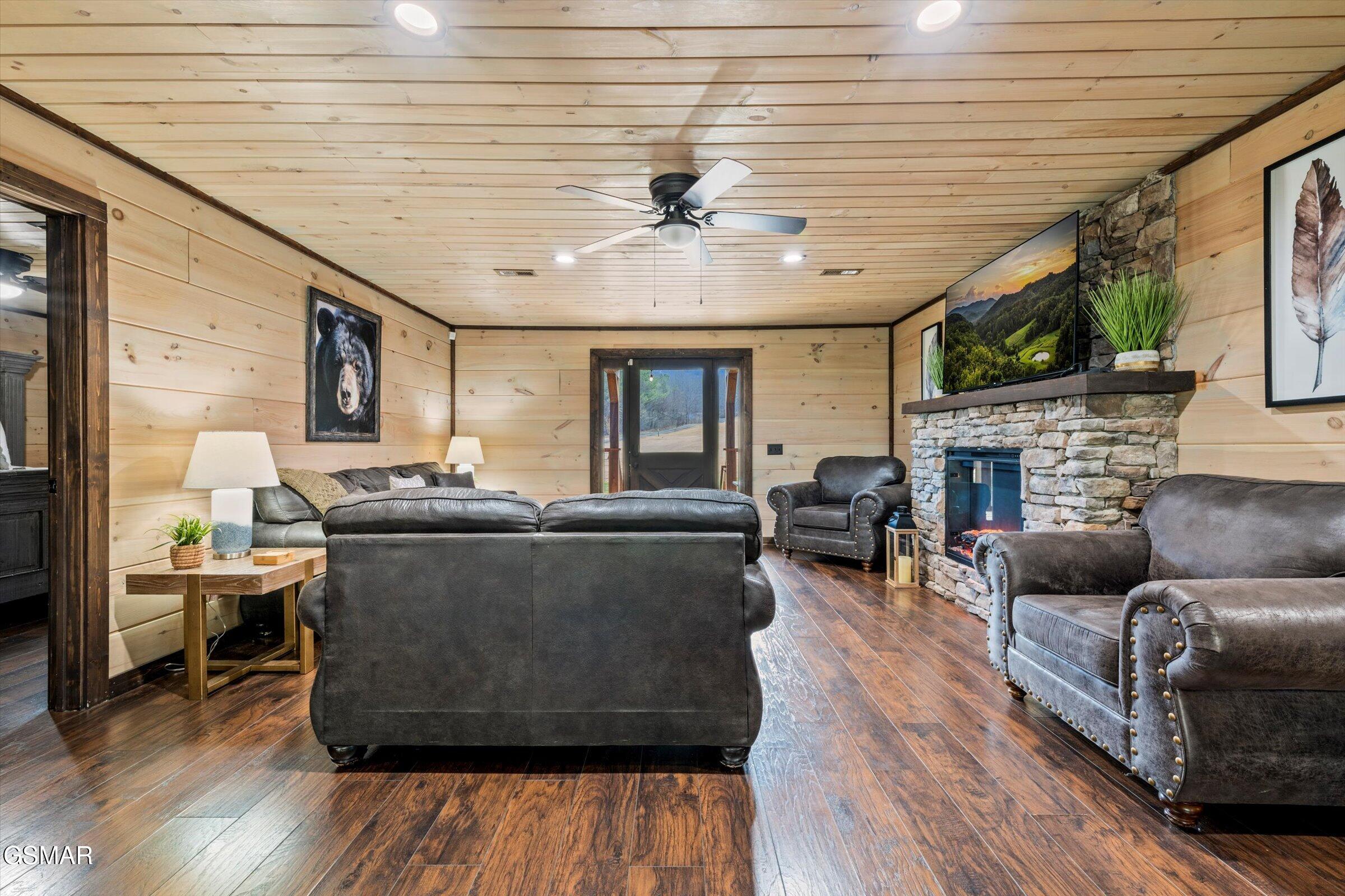 139 Martha Mccarter Road Gatlinburg TN 37738