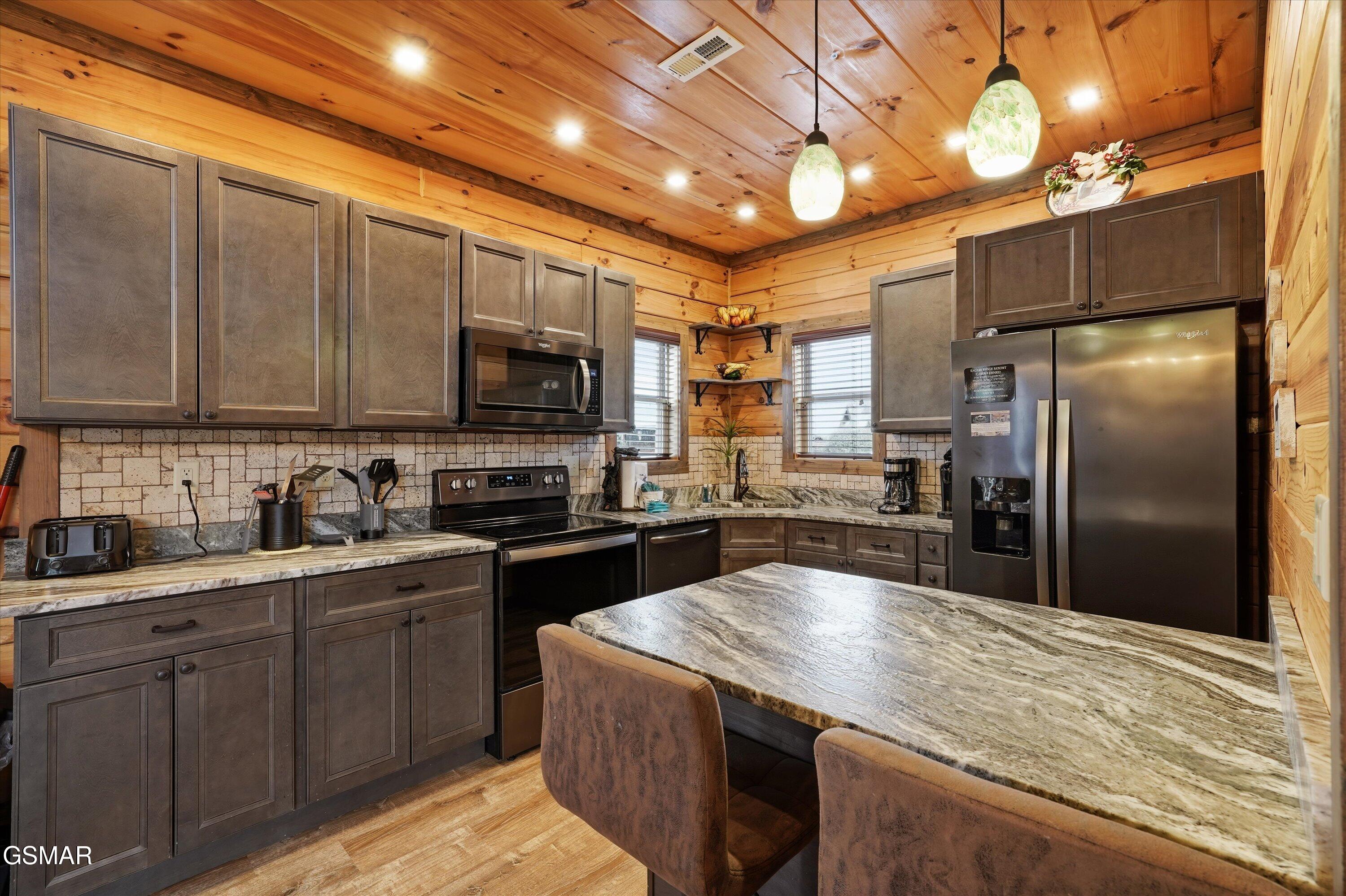 3226 White Falcon Way Pigeon Forge TN 37862