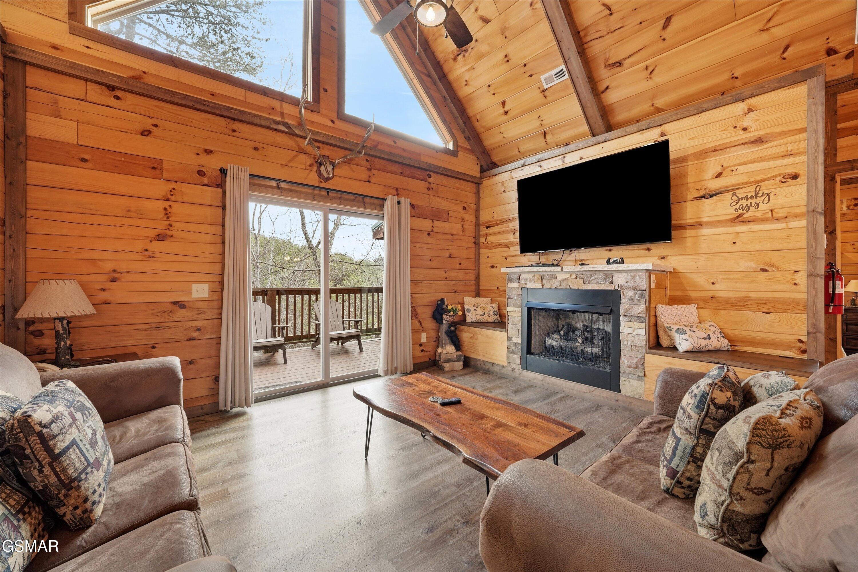 3226 White Falcon Way Pigeon Forge TN 37862