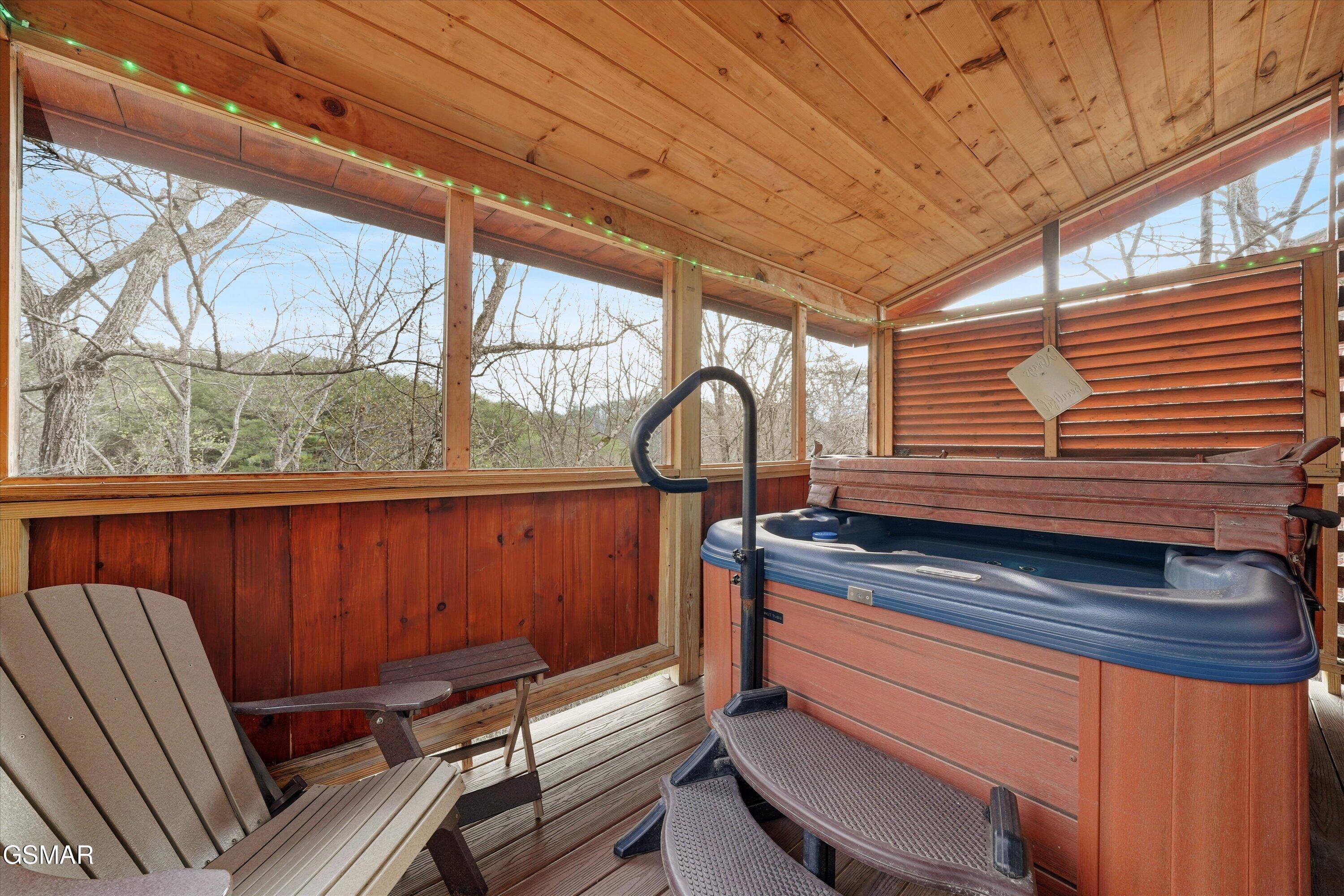 3226 White Falcon Way Pigeon Forge TN 37862