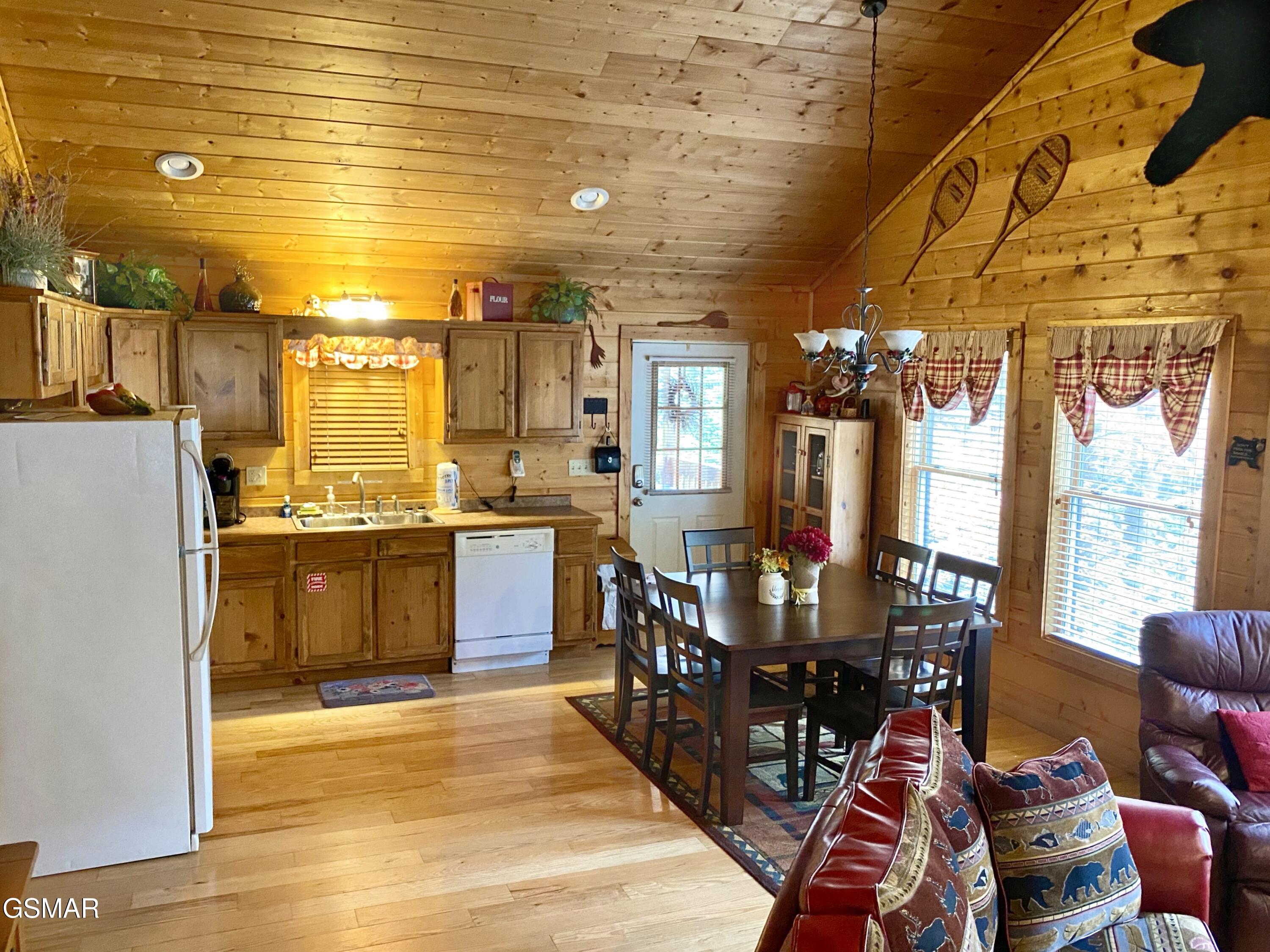 2919 Golden Pond Way Sevierville TN 37862