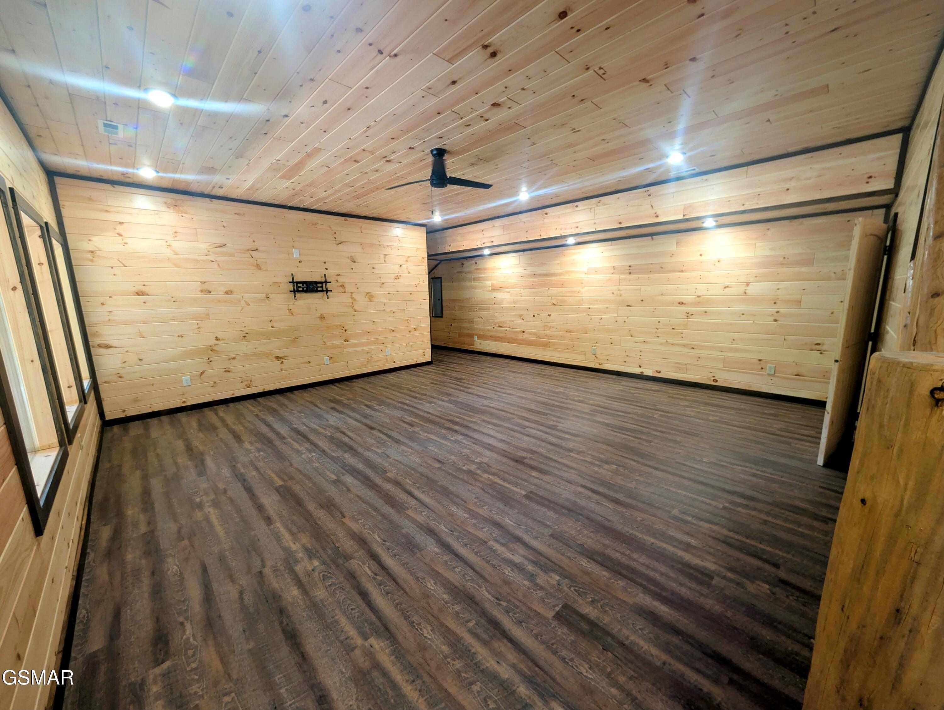 1130 Laddie Buck Lane Gatlinburg TN 37738