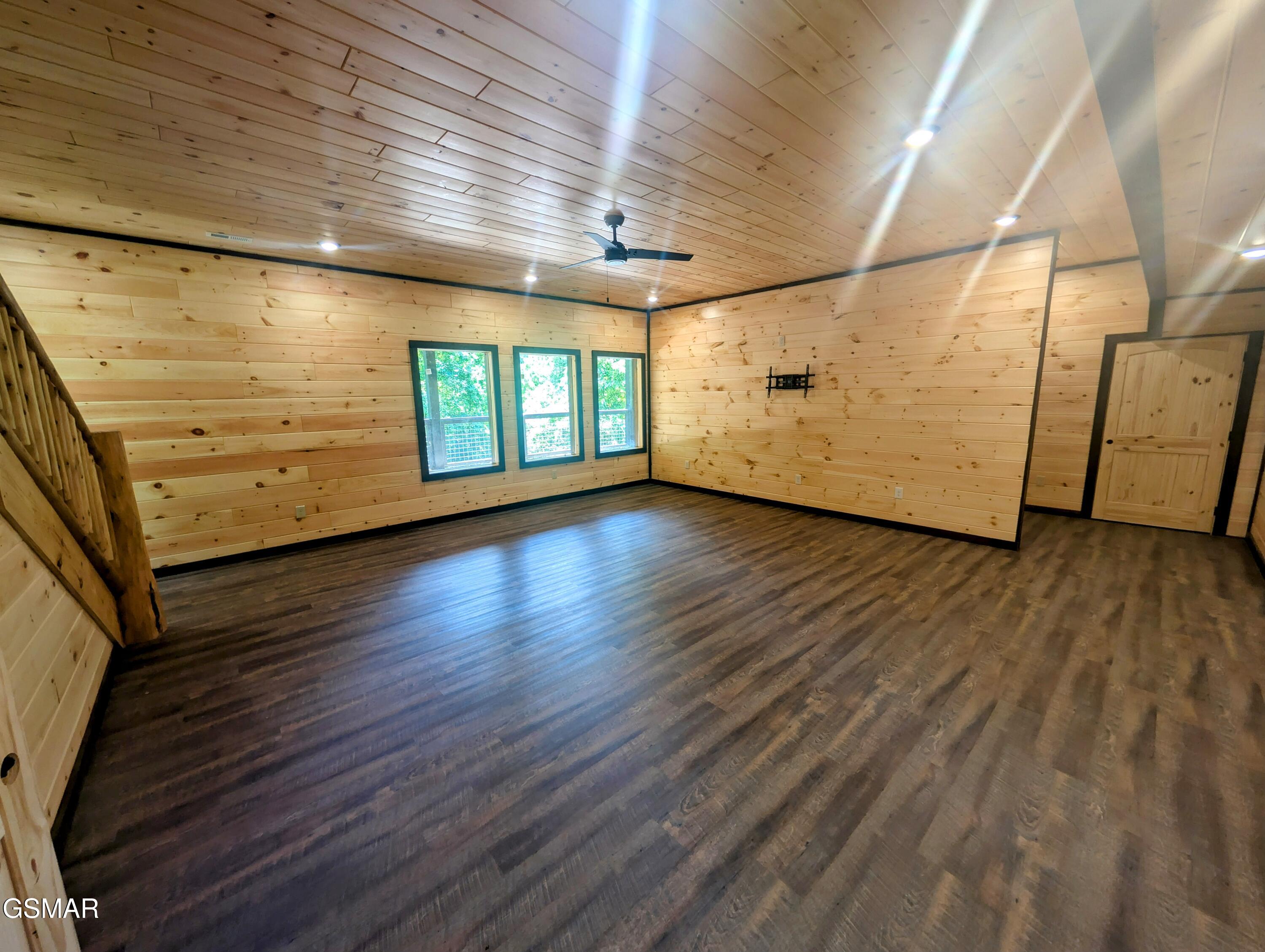 1130 Laddie Buck Lane Gatlinburg TN 37738