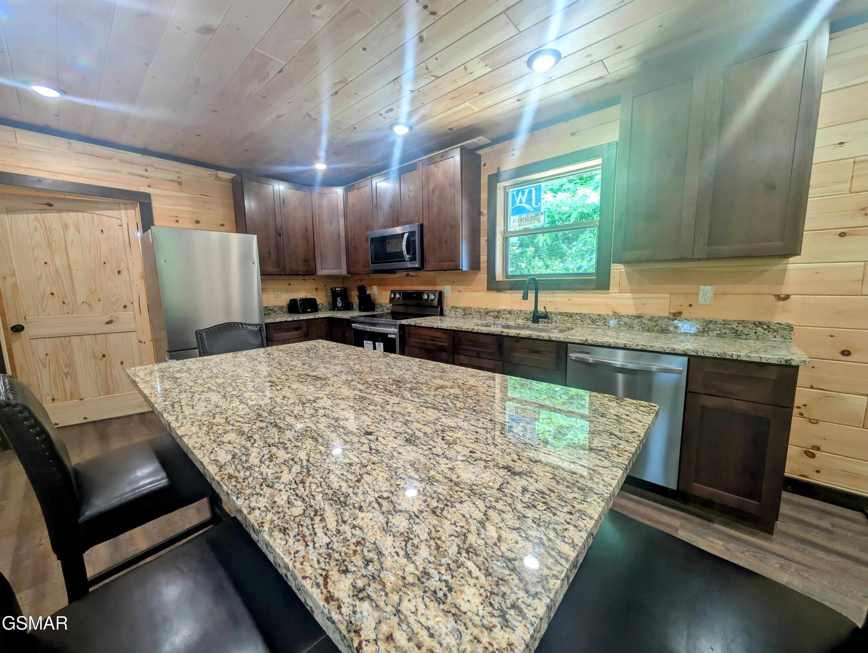 1130 Laddie Buck Lane Gatlinburg TN 37738