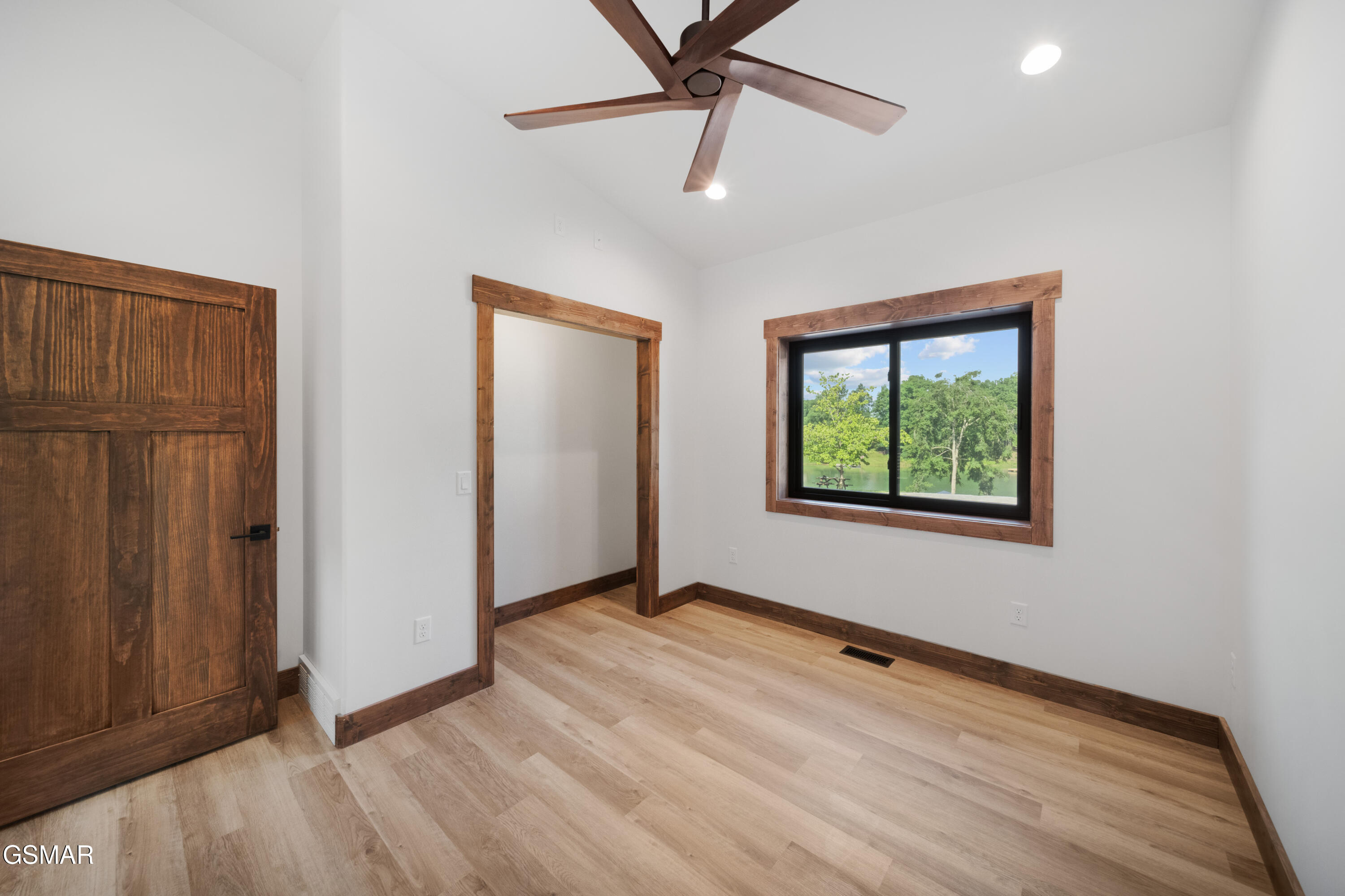 2466/2472 Mcqueen Way Sevierville TN 37876