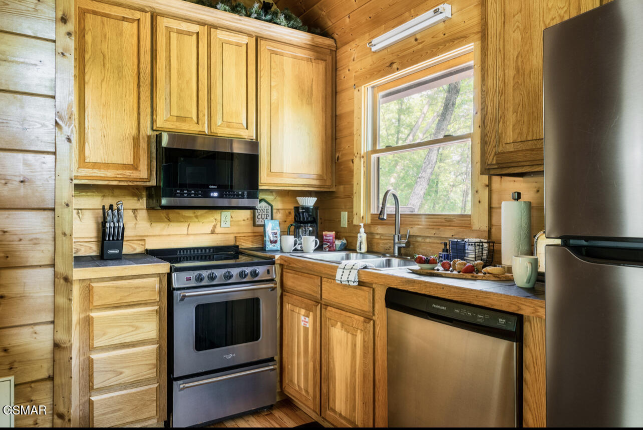 4328 Parkside Village Drive Sevierville TN 37862