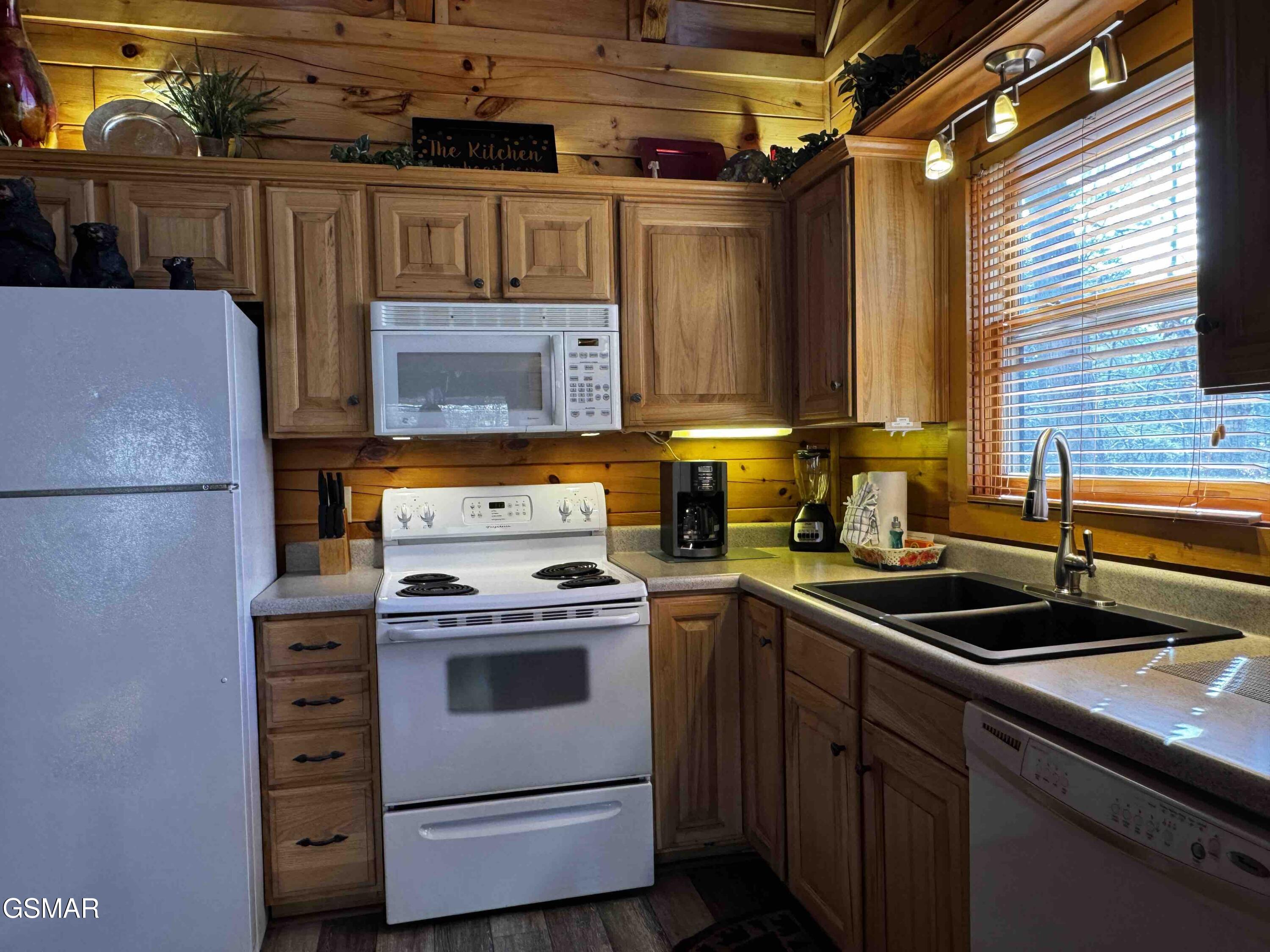 656 Forest Drive Pigeon Forge TN 37863