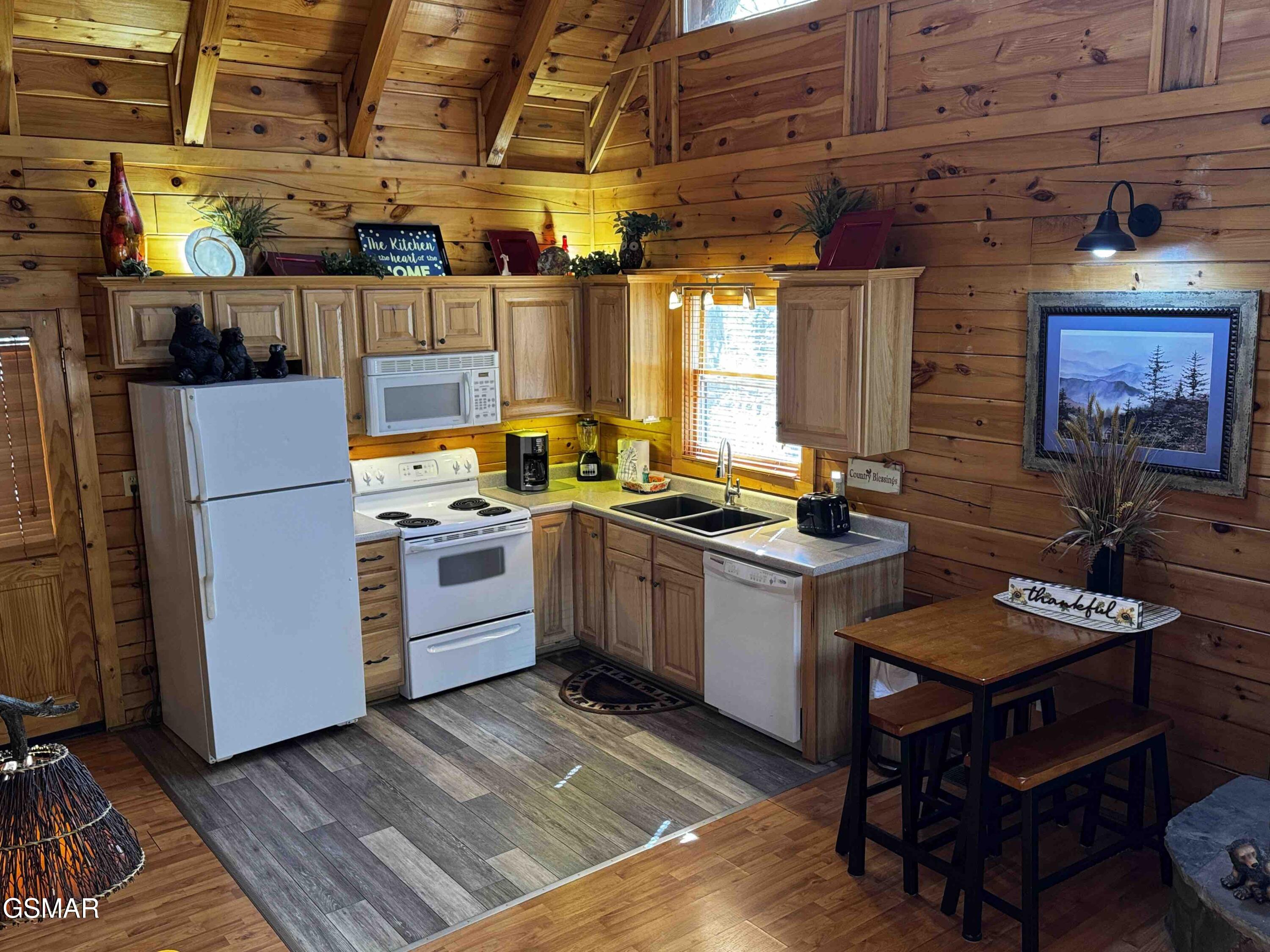 656 Forest Drive Pigeon Forge TN 37863