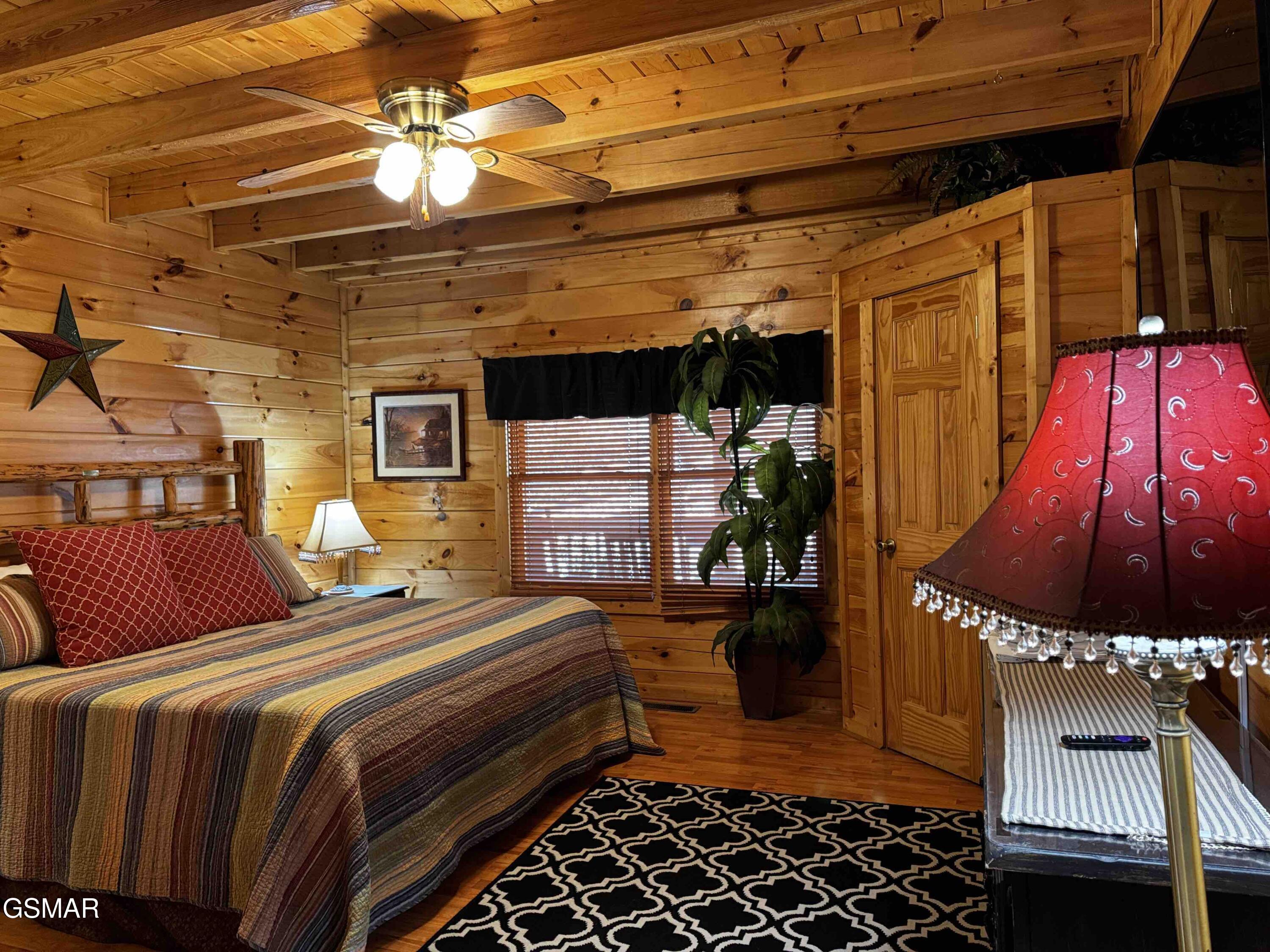 656 Forest Drive Pigeon Forge TN 37863