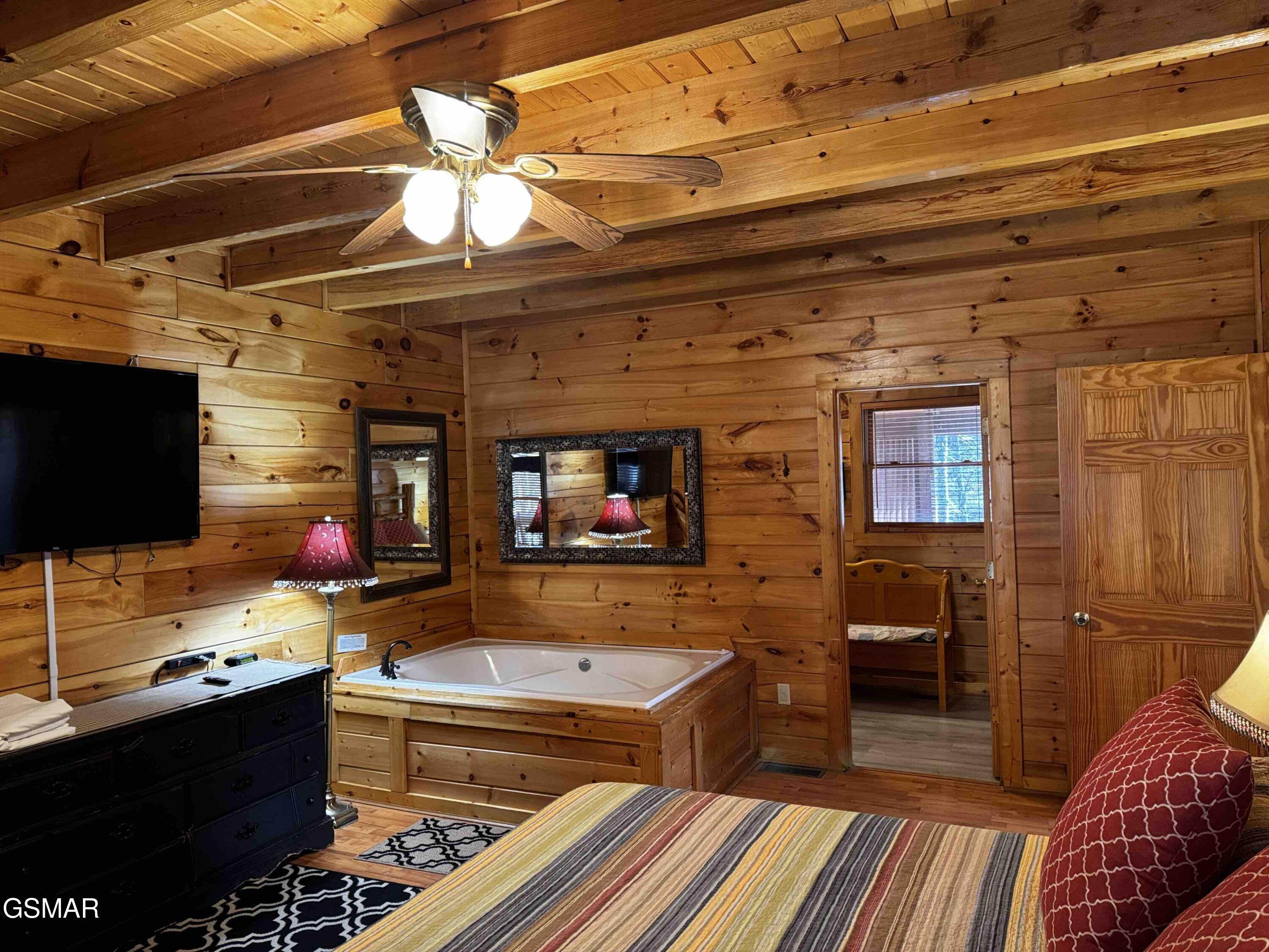 656 Forest Drive Pigeon Forge TN 37863