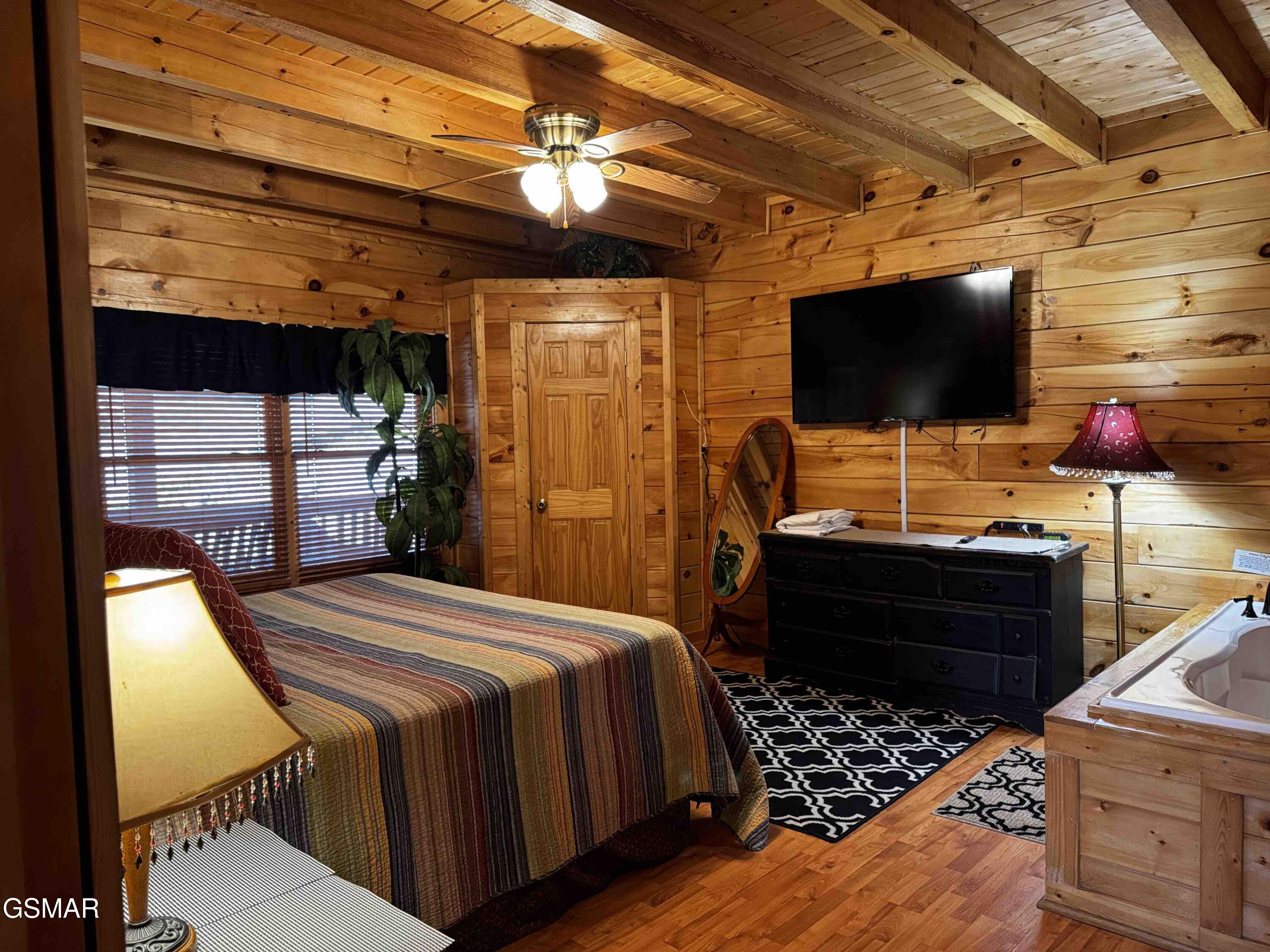 656 Forest Drive Pigeon Forge TN 37863