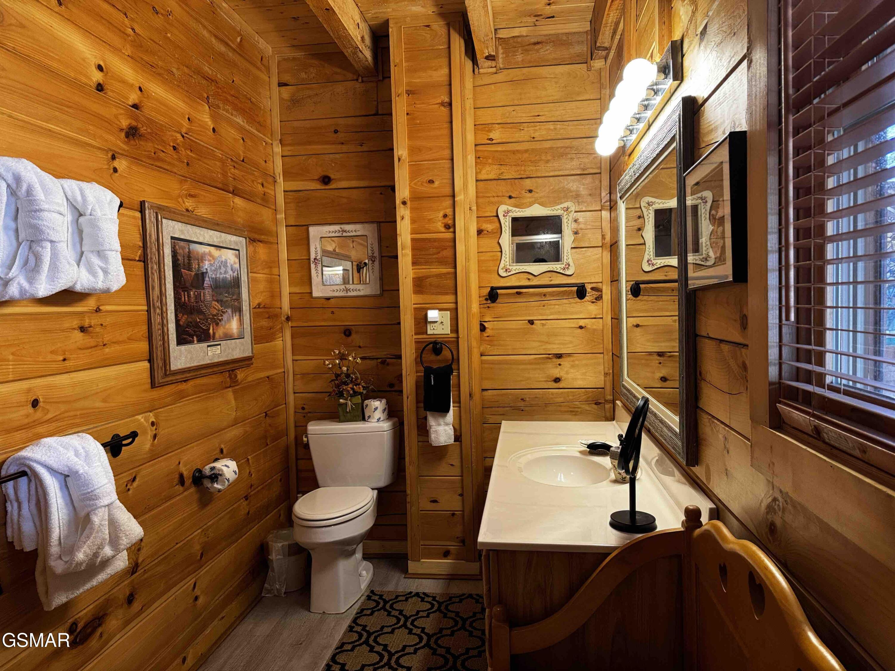 656 Forest Drive Pigeon Forge TN 37863