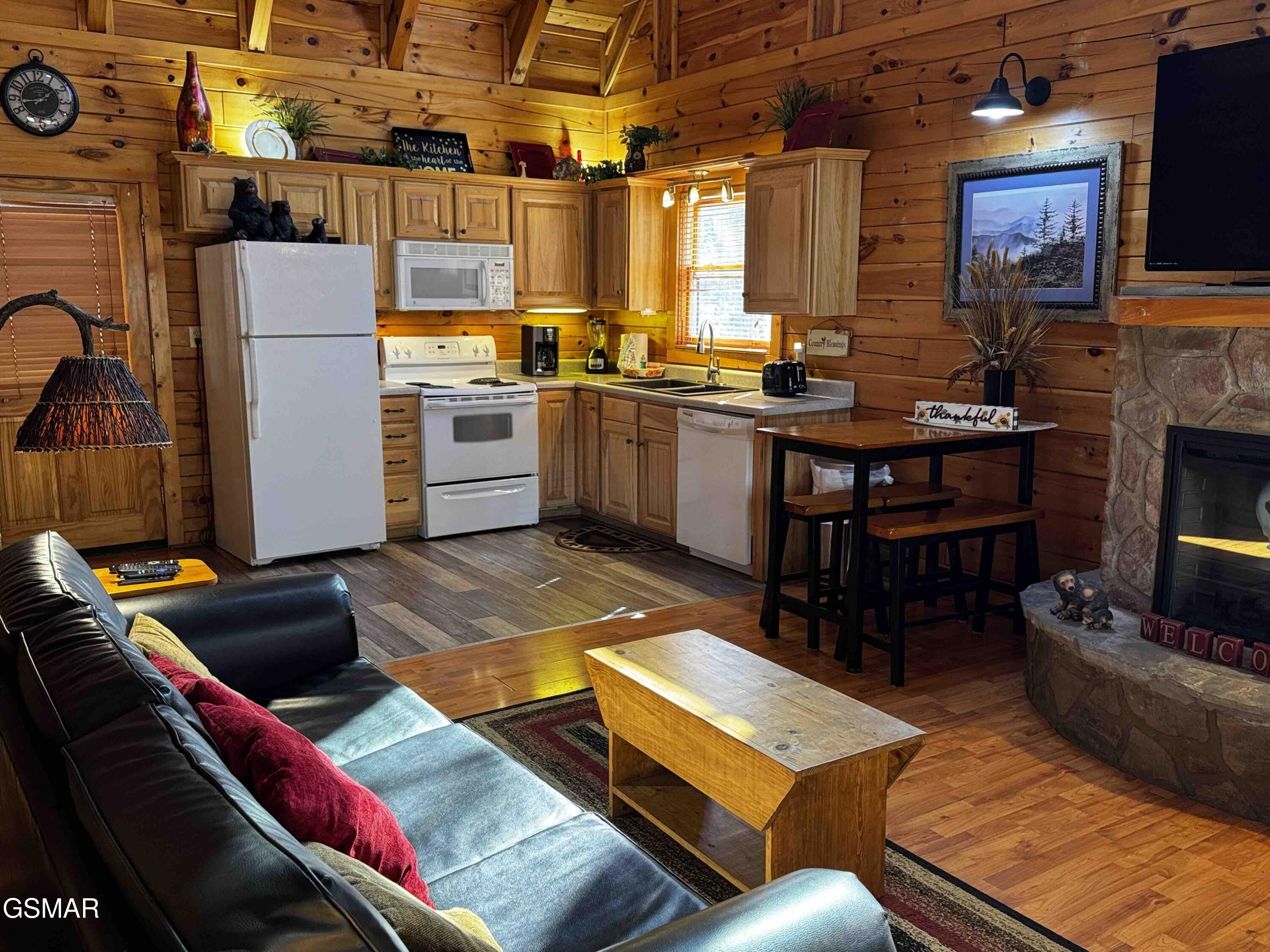 656 Forest Drive Pigeon Forge TN 37863