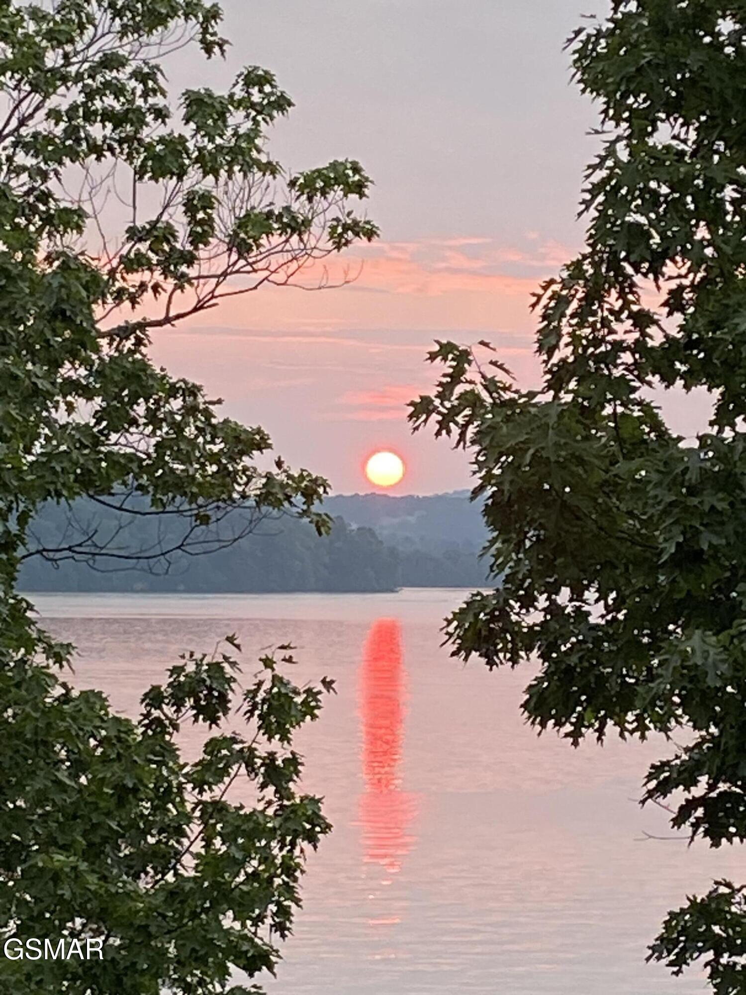 1594 Kinder Lane Dandridge TN 37725