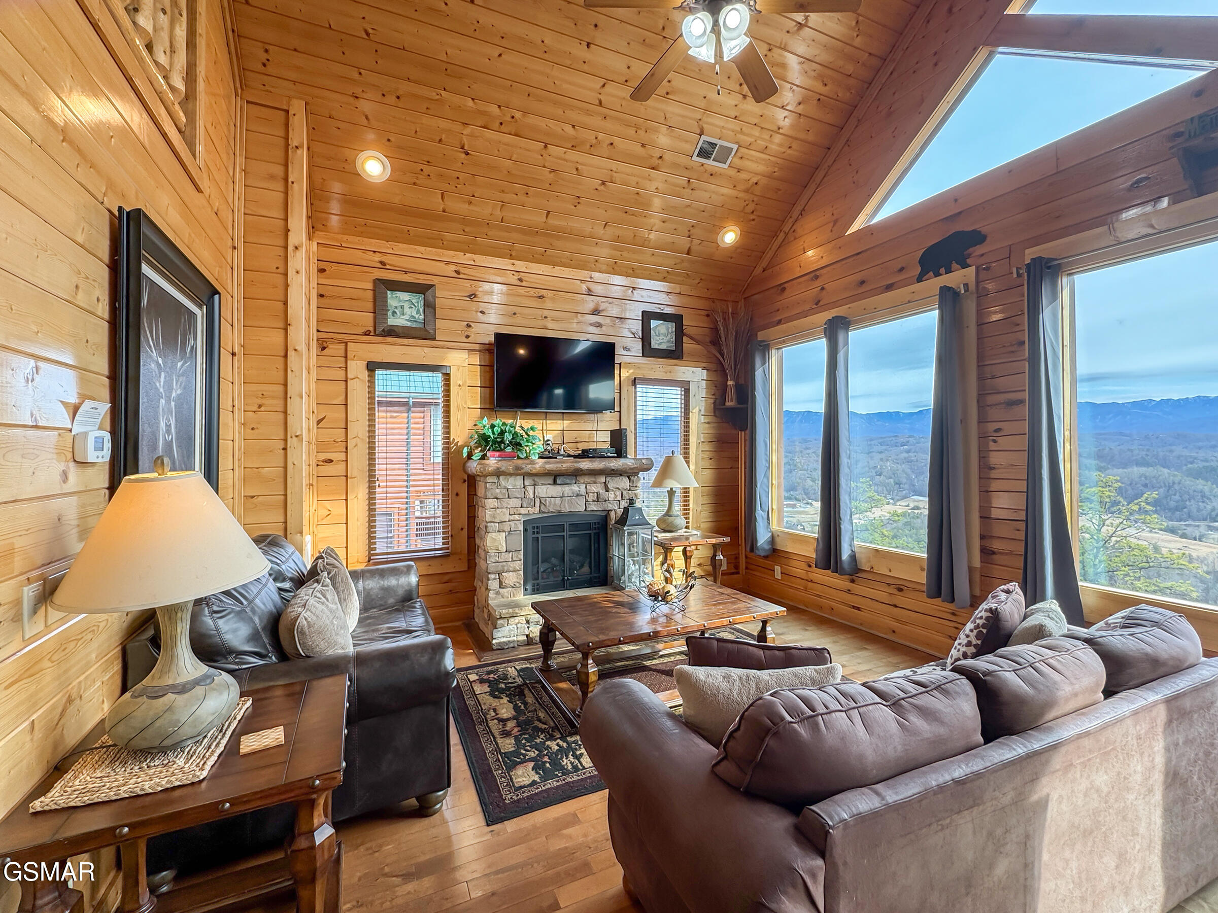 2607 Mountain Glory Trail Sevierville TN 37876