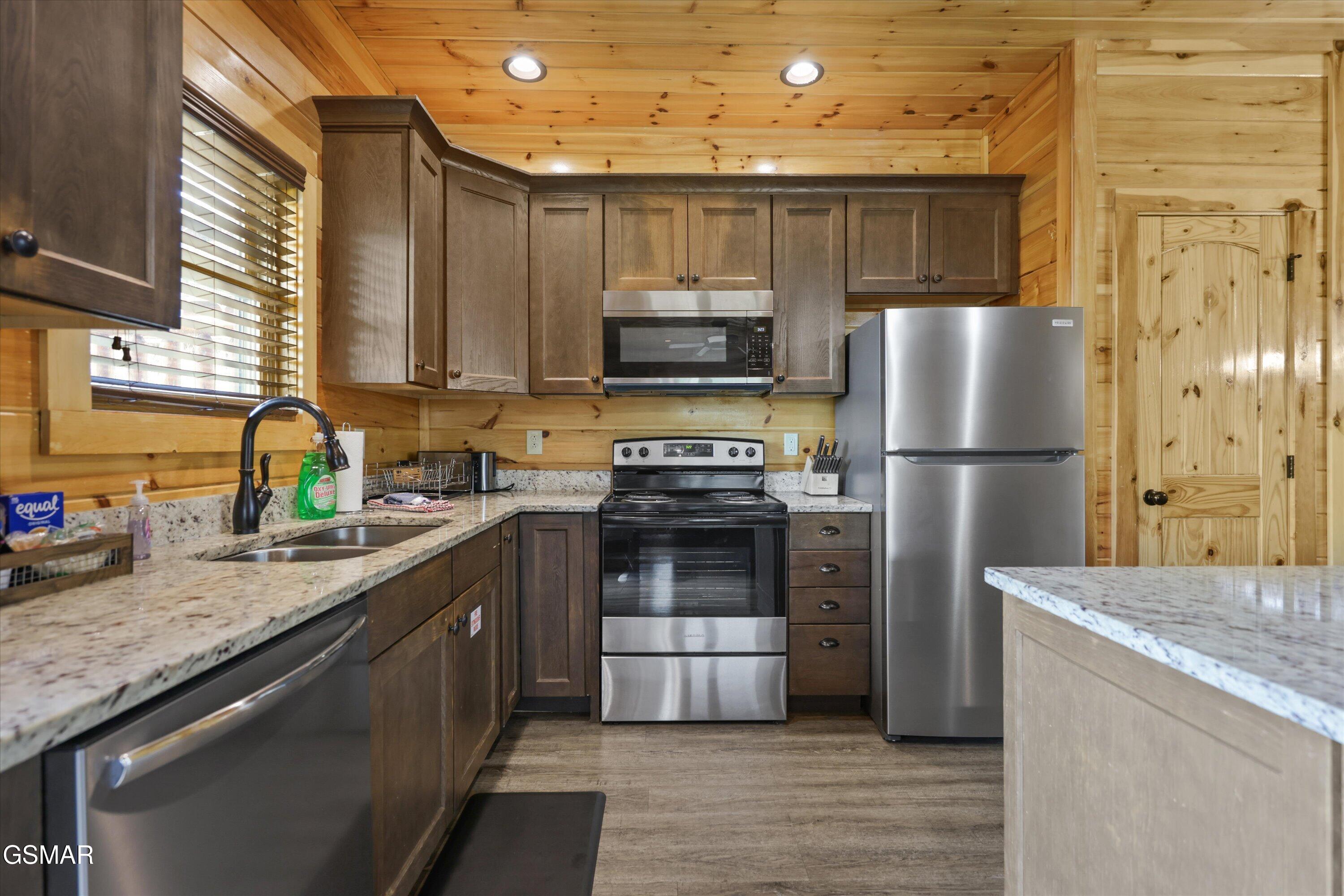 655 Gatlinburg Falls Way Gatlinburg TN 37738