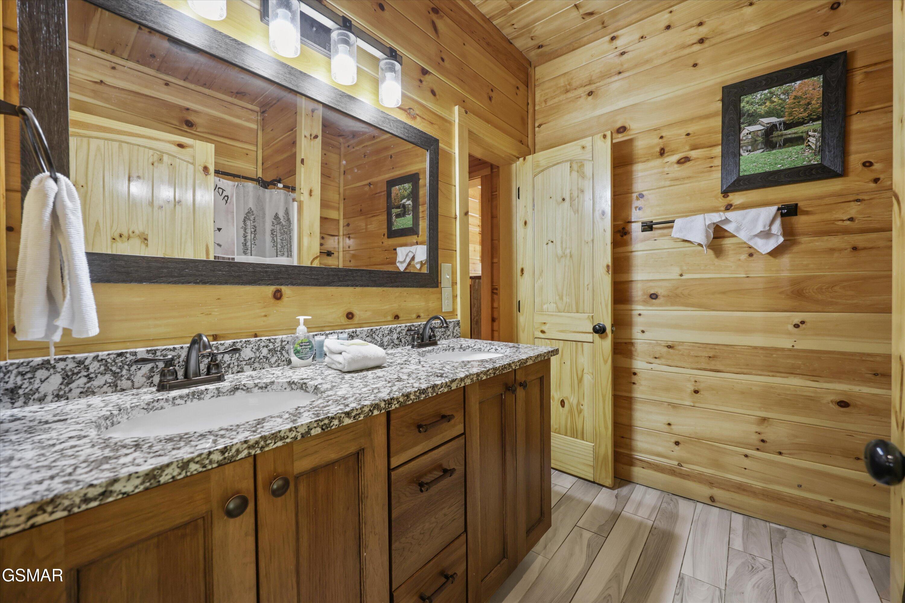 655 Gatlinburg Falls Way Gatlinburg TN 37738