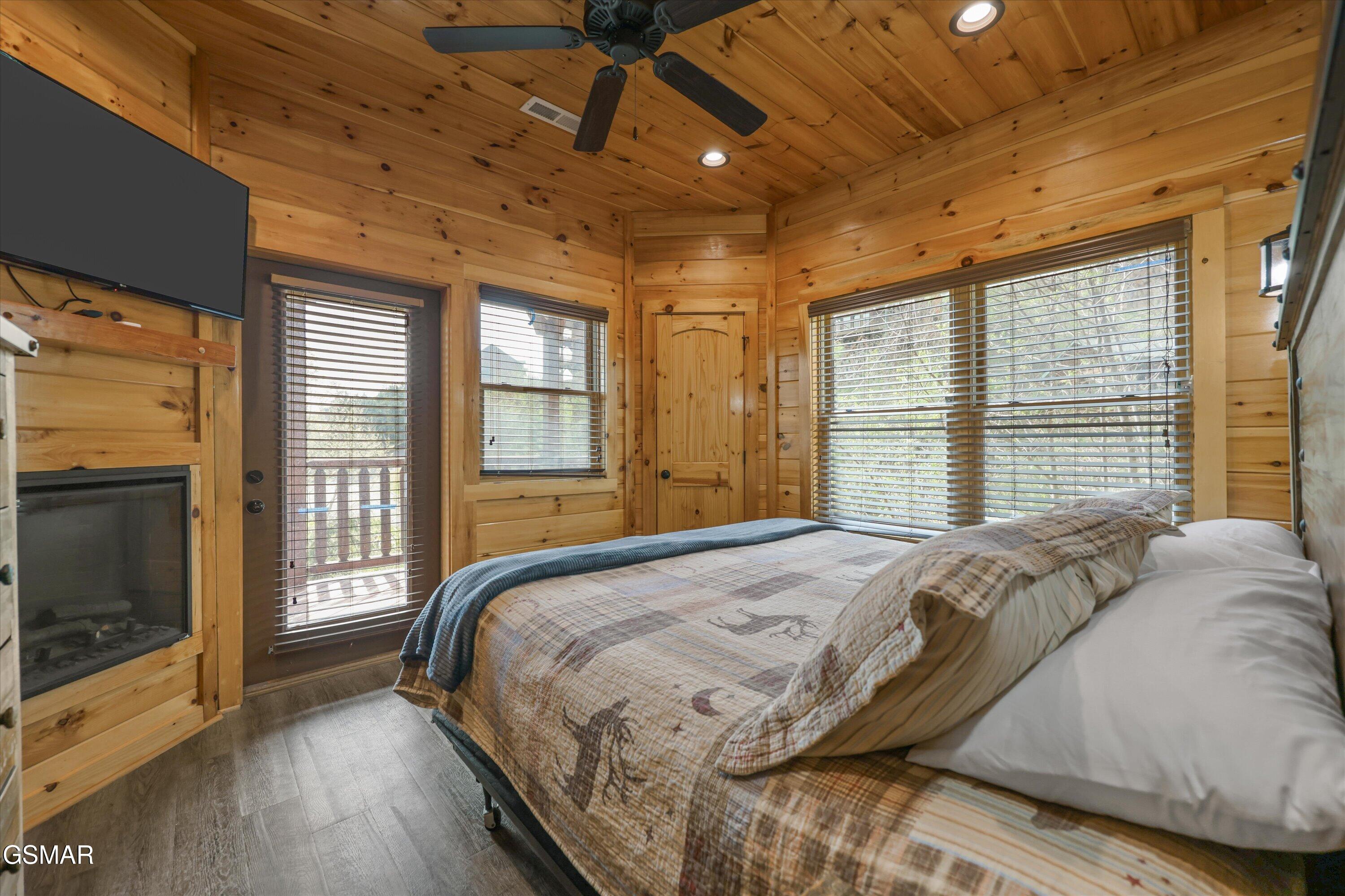 655 Gatlinburg Falls Way Gatlinburg TN 37738