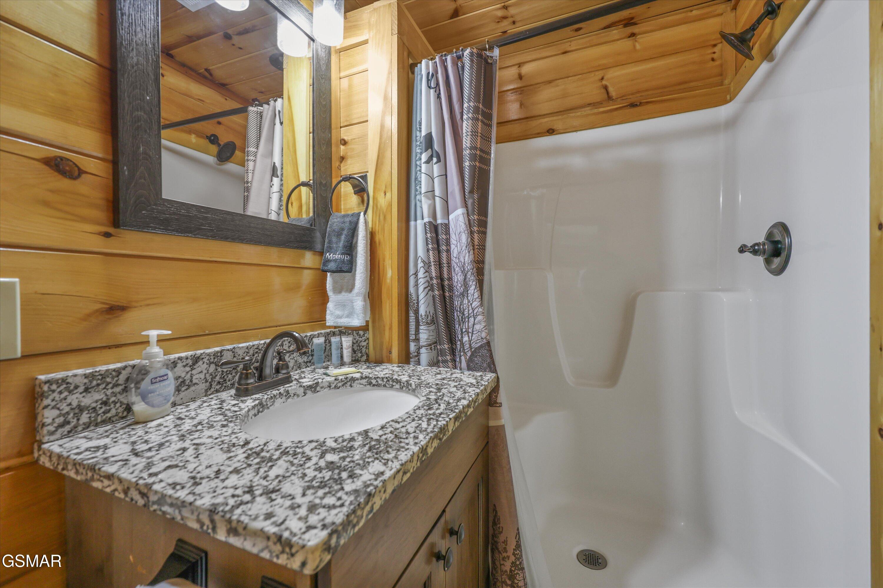 655 Gatlinburg Falls Way Gatlinburg TN 37738