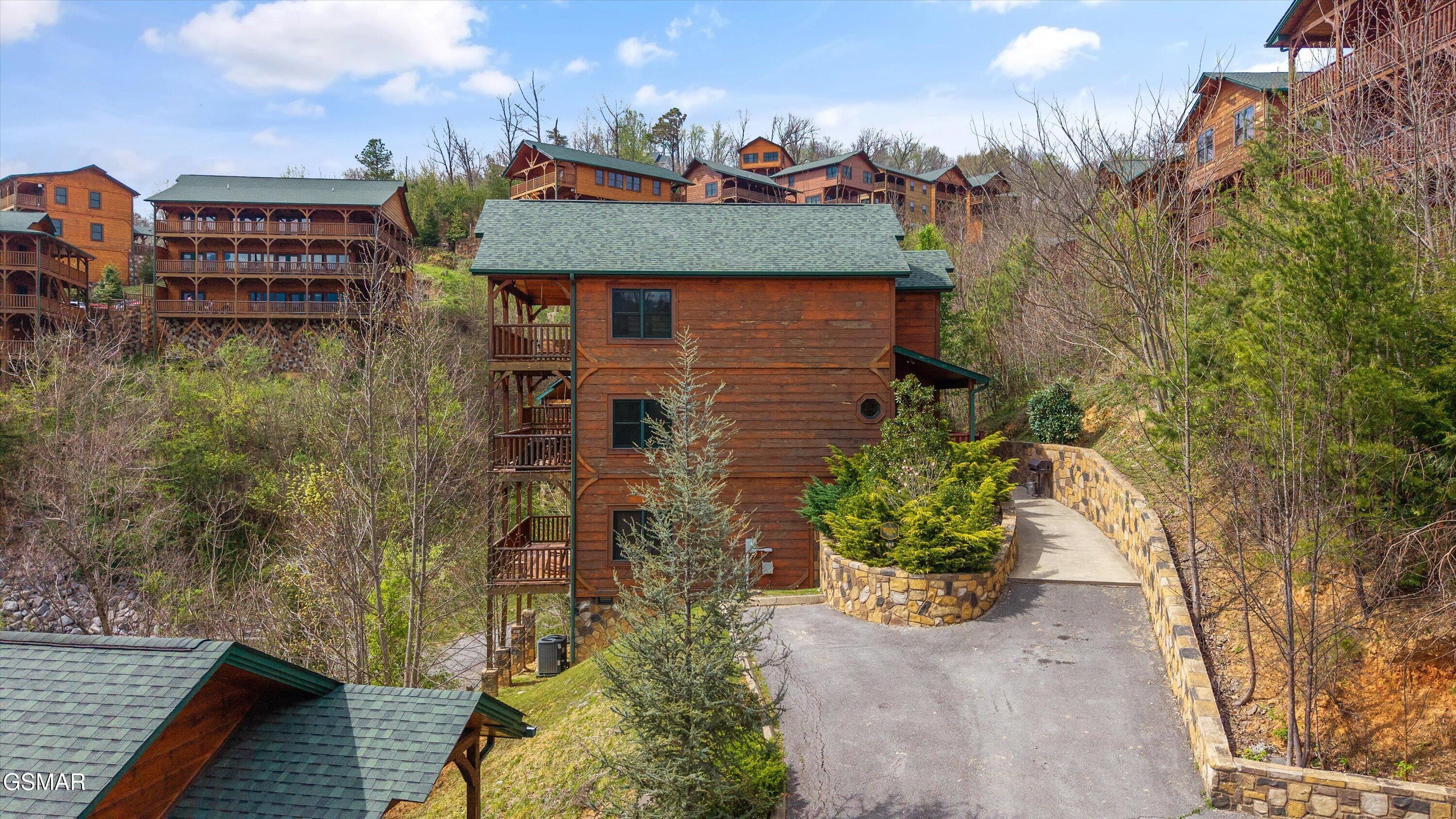 655 Gatlinburg Falls Way Gatlinburg TN 37738