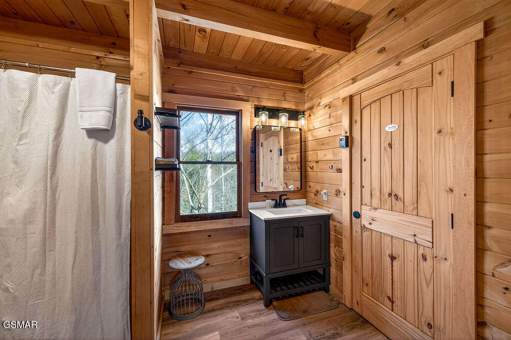 745 Ski View Lane Pigeon Forge TN 37876