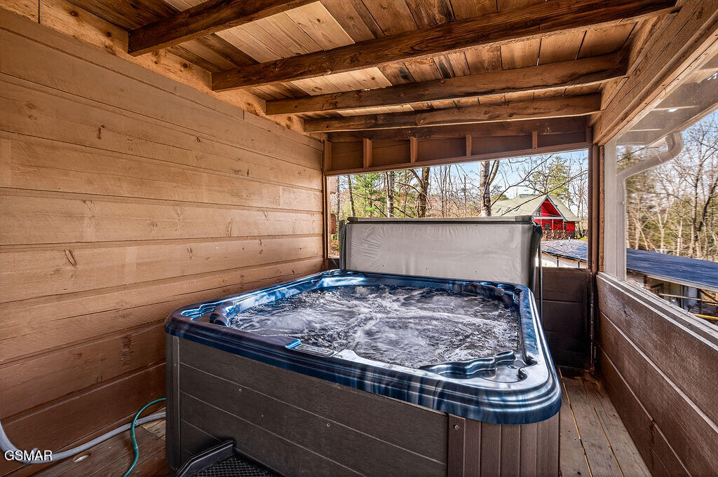 745 Ski View Lane Pigeon Forge TN 37876