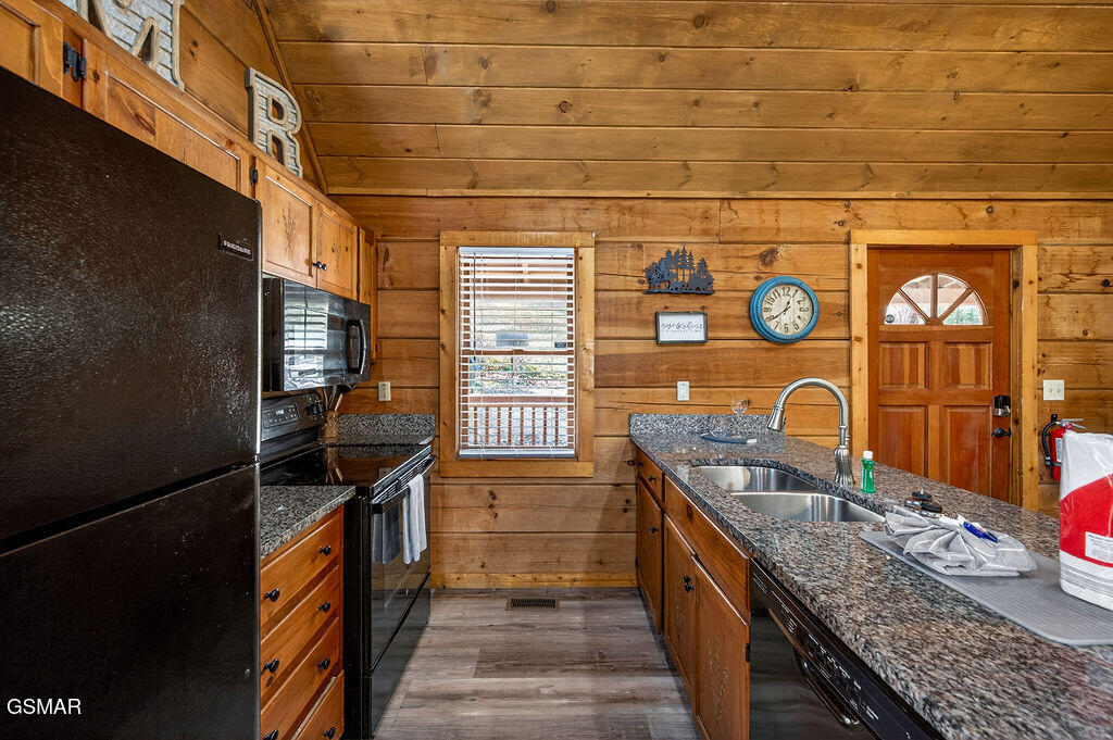 745 Ski View Lane Pigeon Forge TN 37876