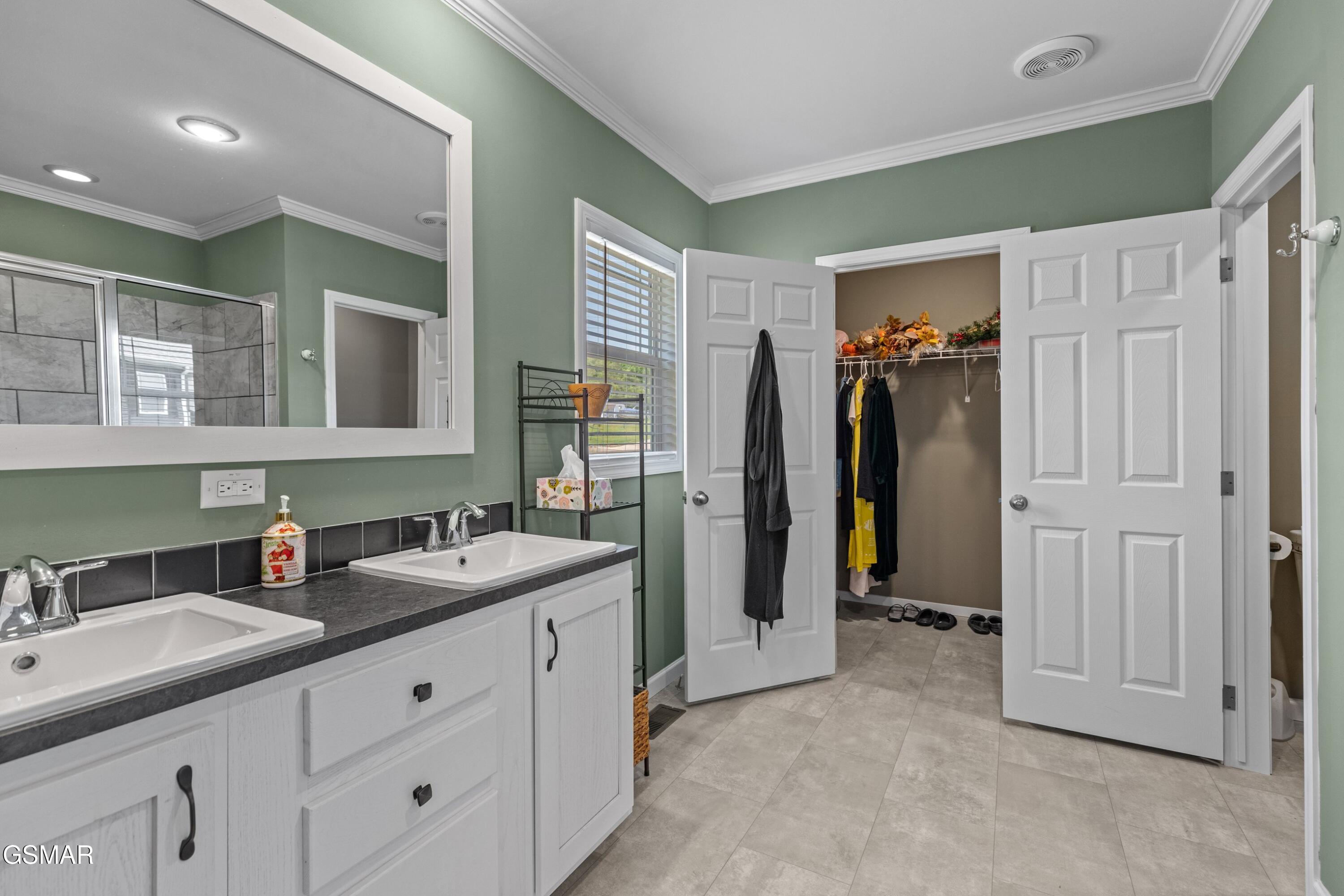 323 Garden Lane Dandridge TN 37725