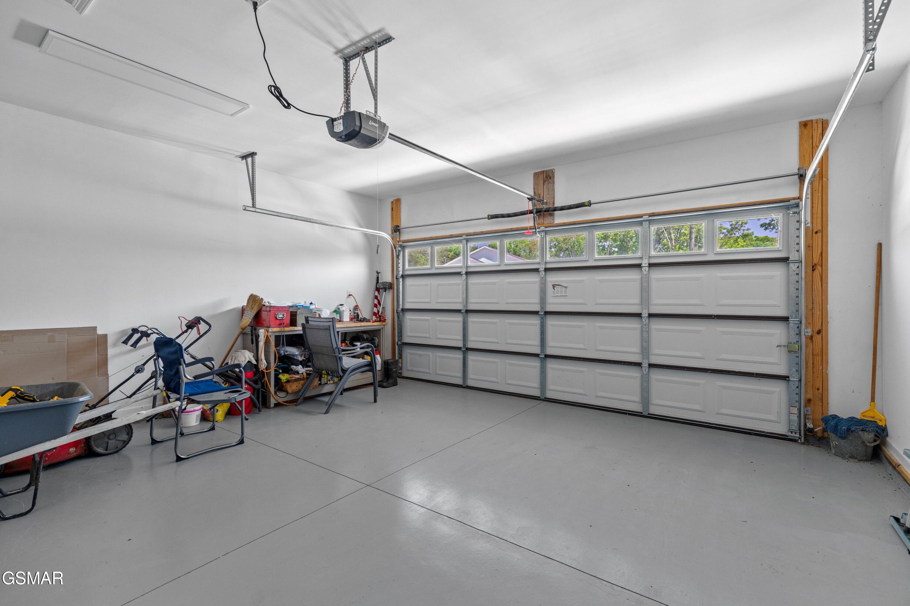 323 Garden Lane Dandridge TN 37725