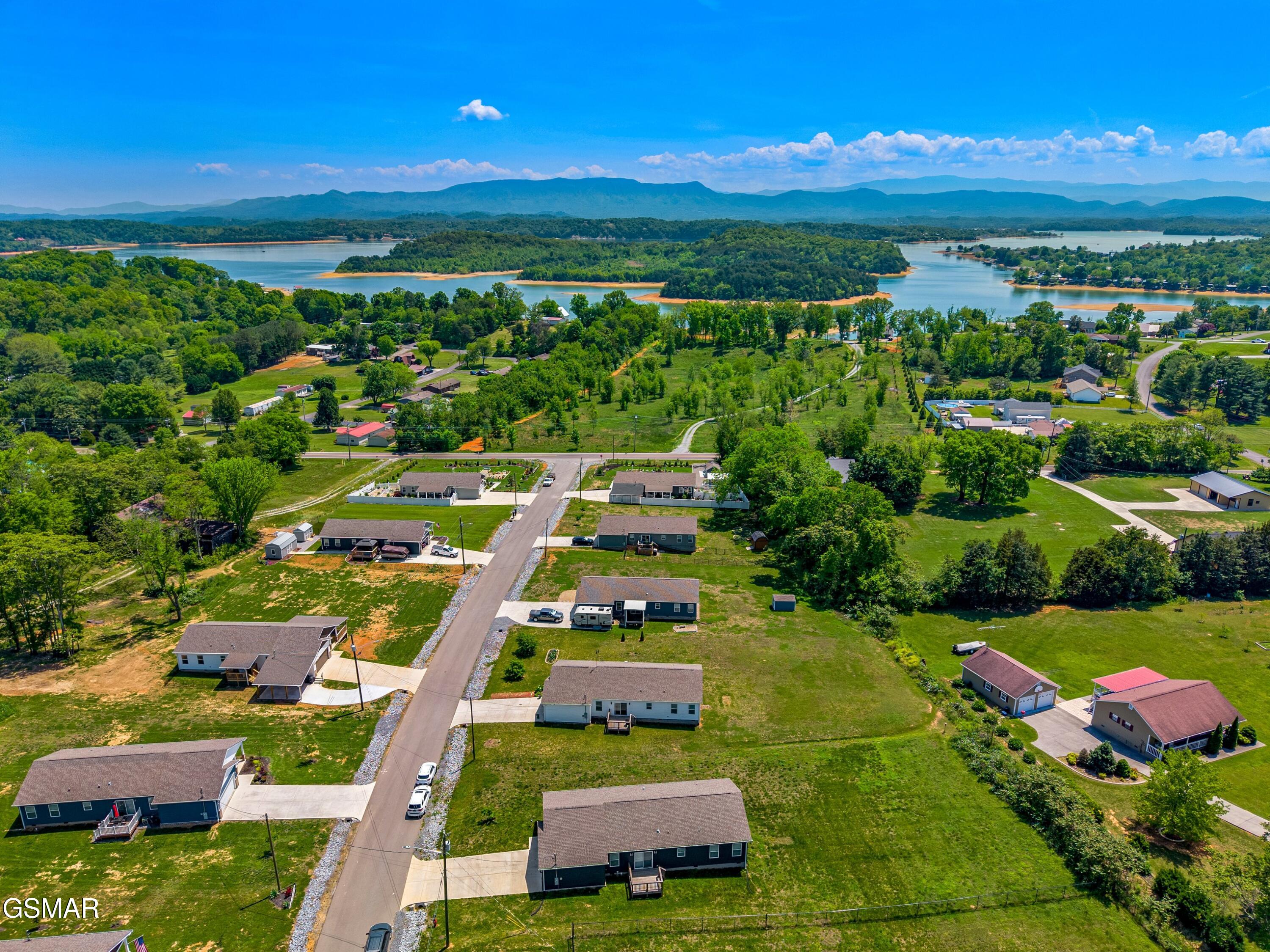 323 Garden Lane Dandridge TN 37725