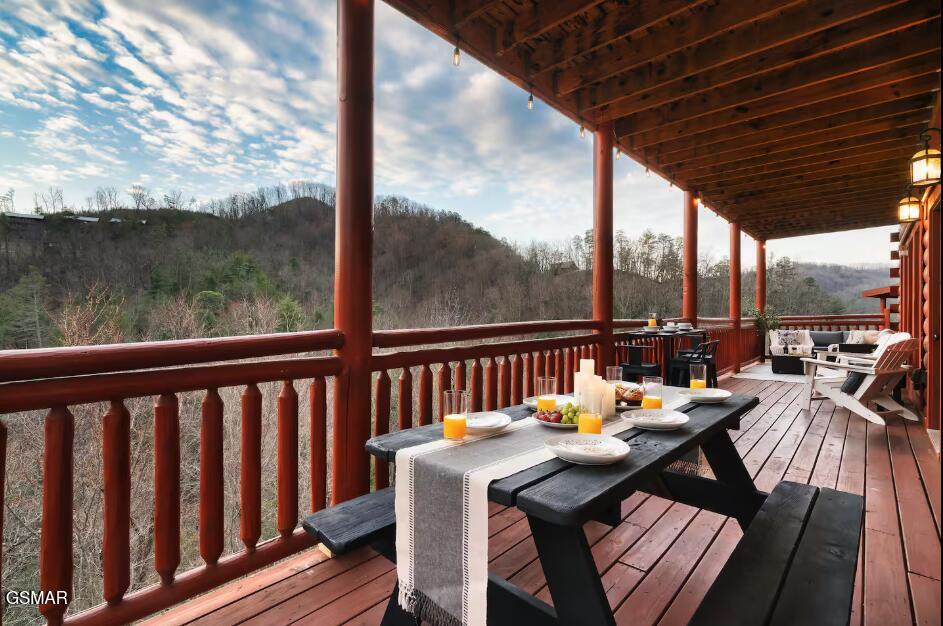 3328 Smoky Ridge Way Sevierville TN 37862