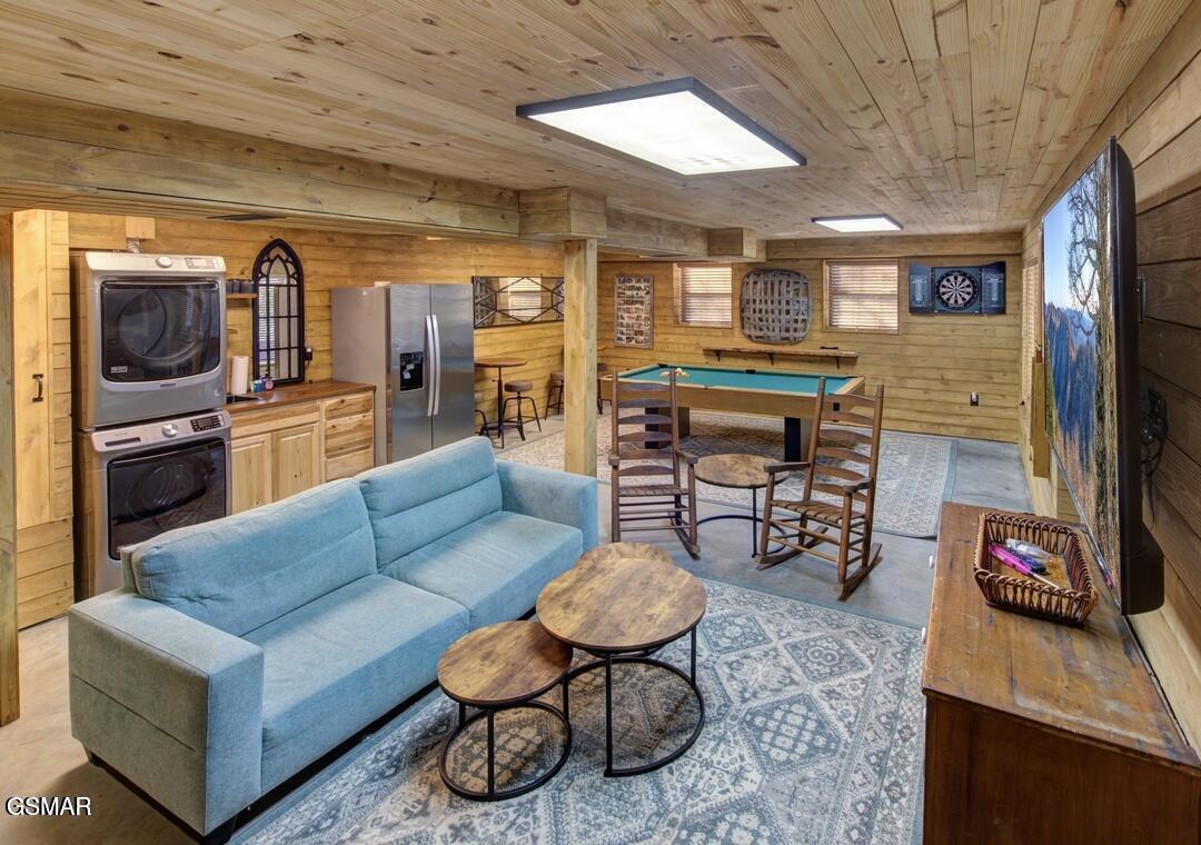 125 Cricket Hollow Way Cosby TN 37722