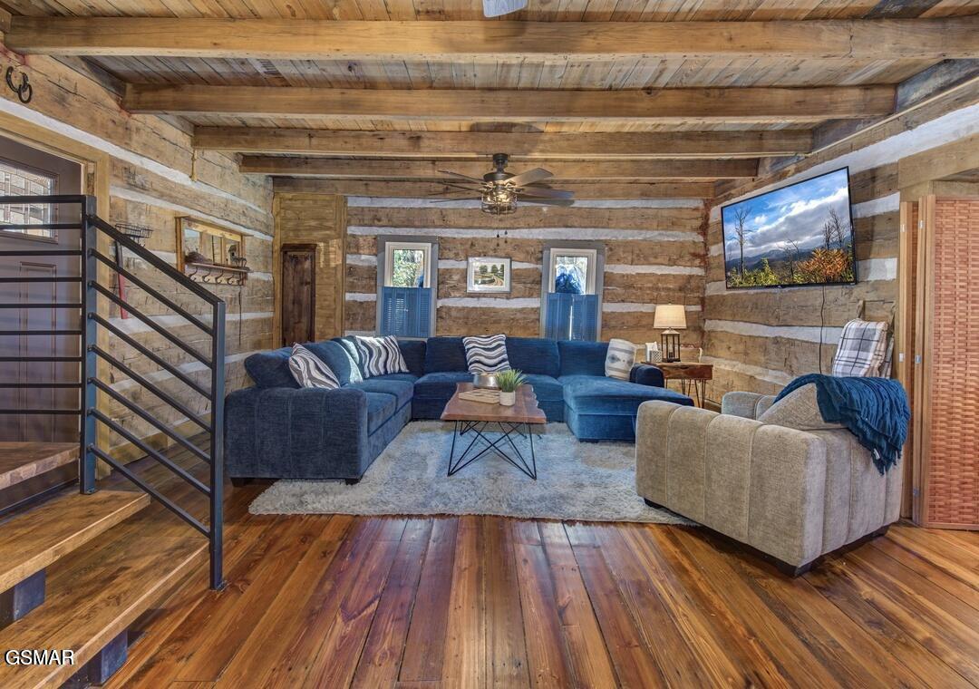 125 Cricket Hollow Way Cosby TN 37722