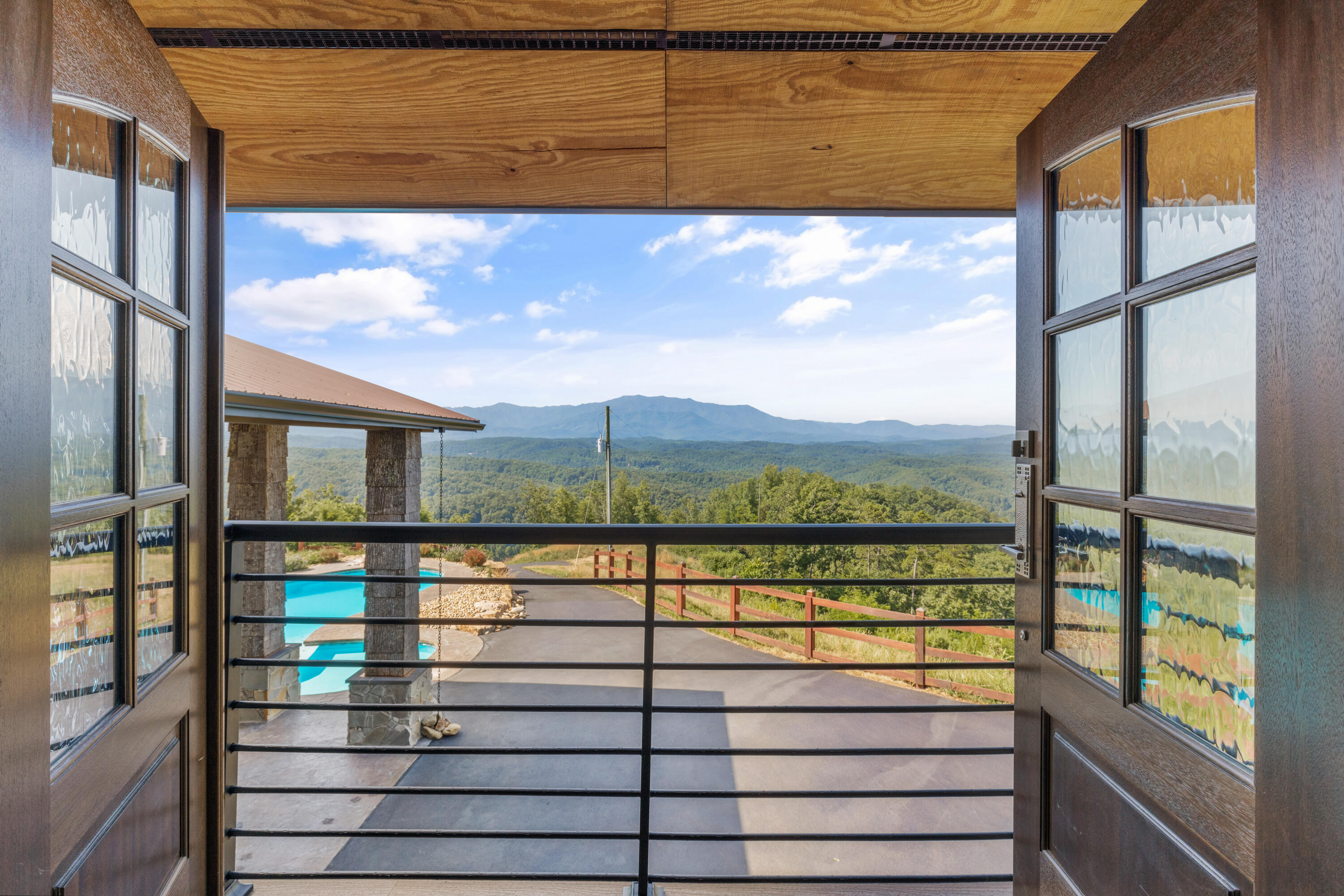 3661 Richardson Cove Road Sevierville TN 37876