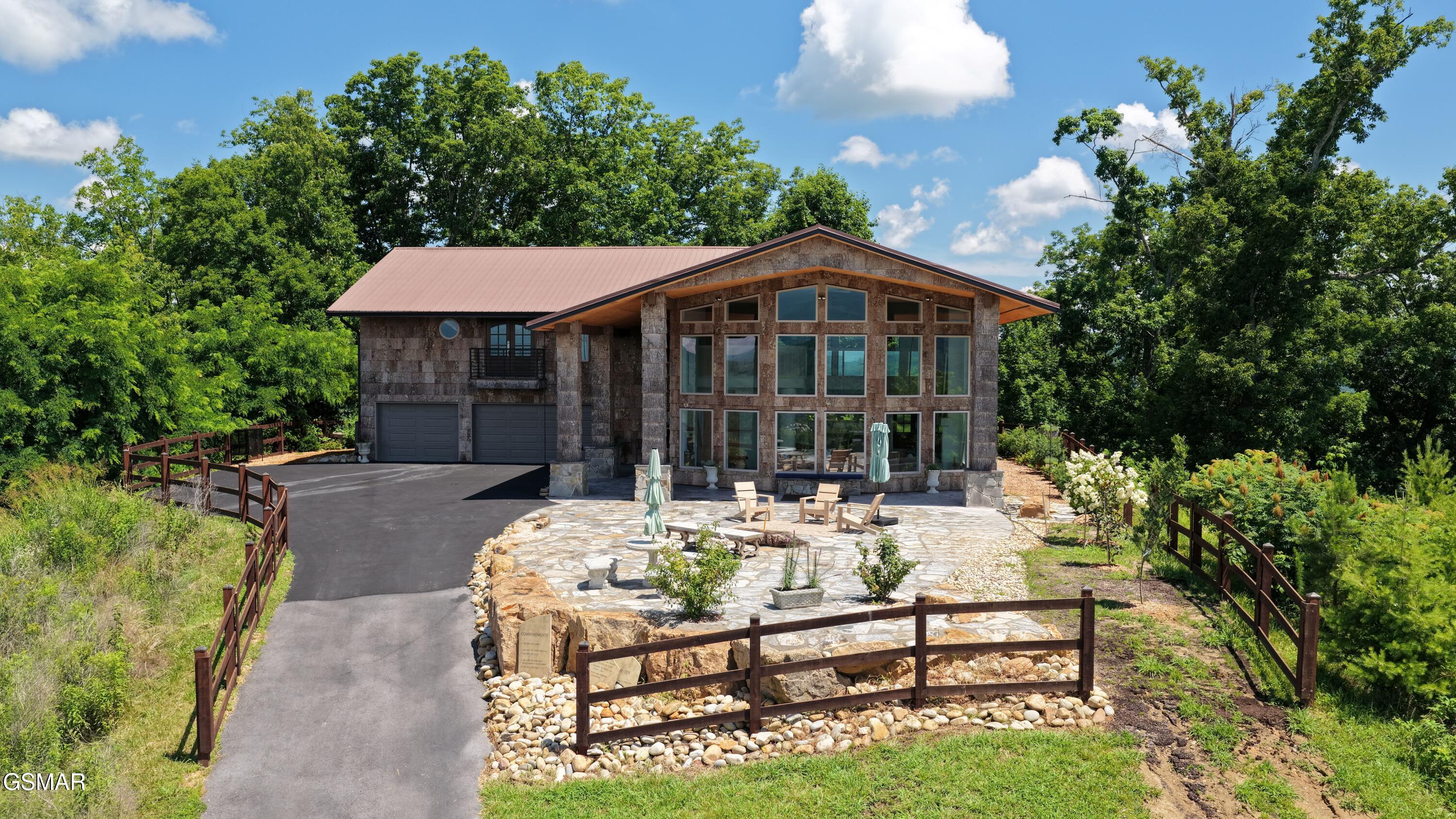 3661 Richardson Cove Road Sevierville TN 37876